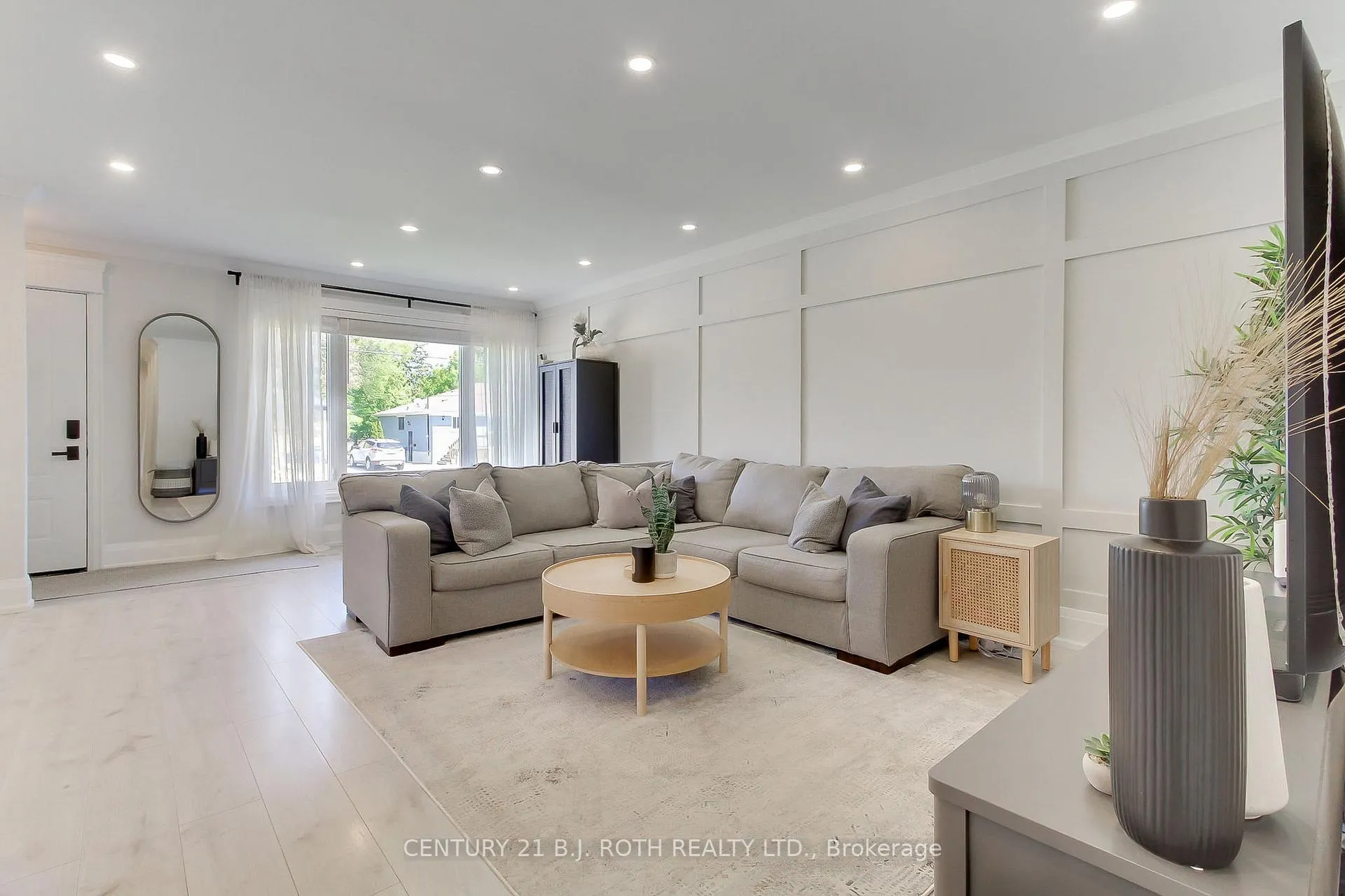 Photo 6 of 67 Davis Road, Aurora, Aurora Highlands — HOMEH