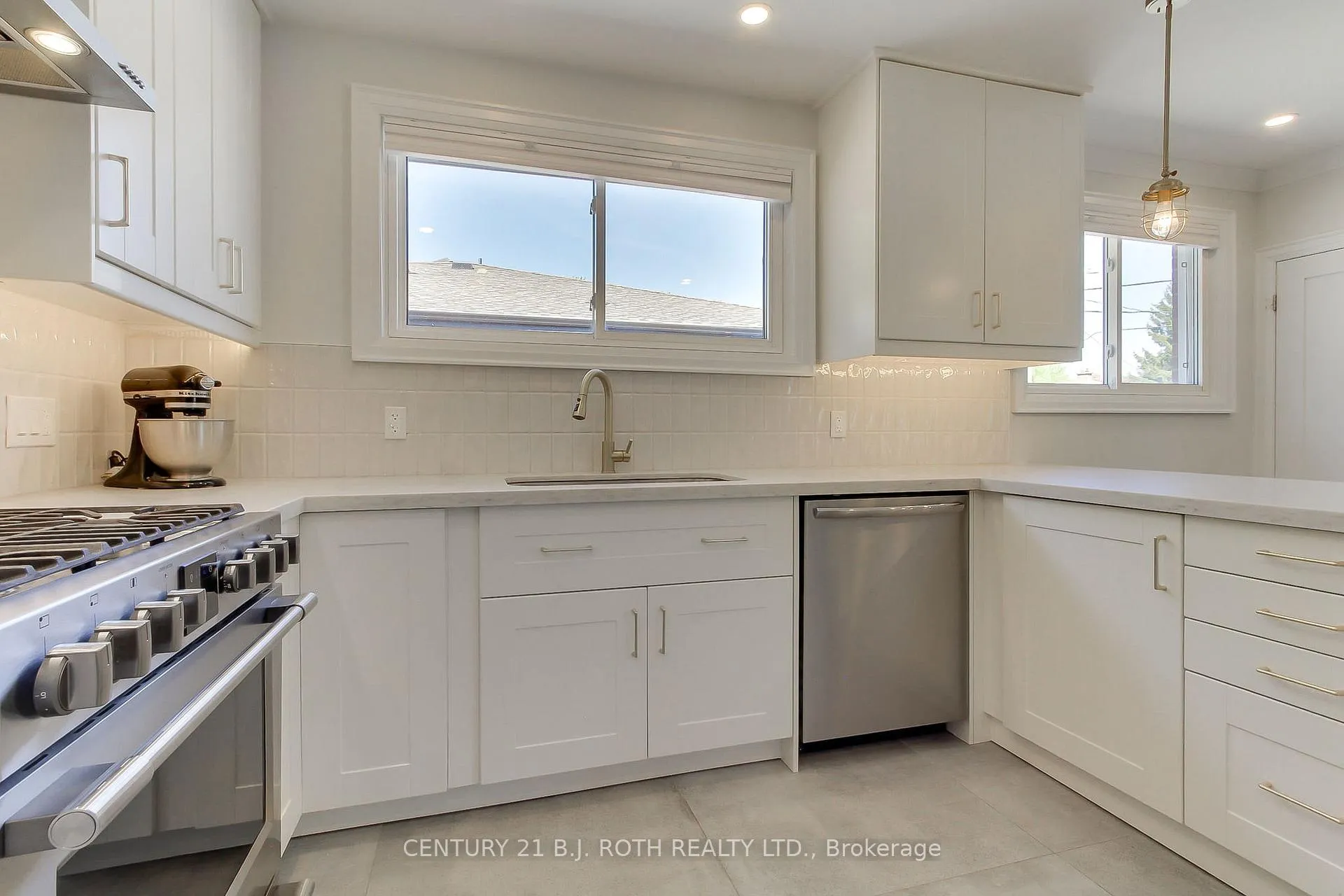 Photo 16 of 67 Davis Road, Aurora, Aurora Highlands — HOMEH