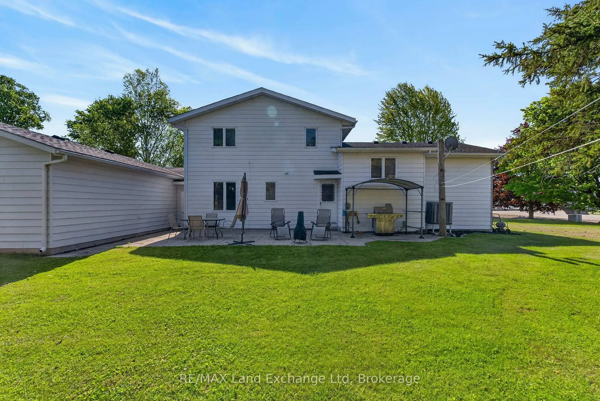 Photo 6 of 696 Josephine Street N, North Huron, Wingham — HOMEH