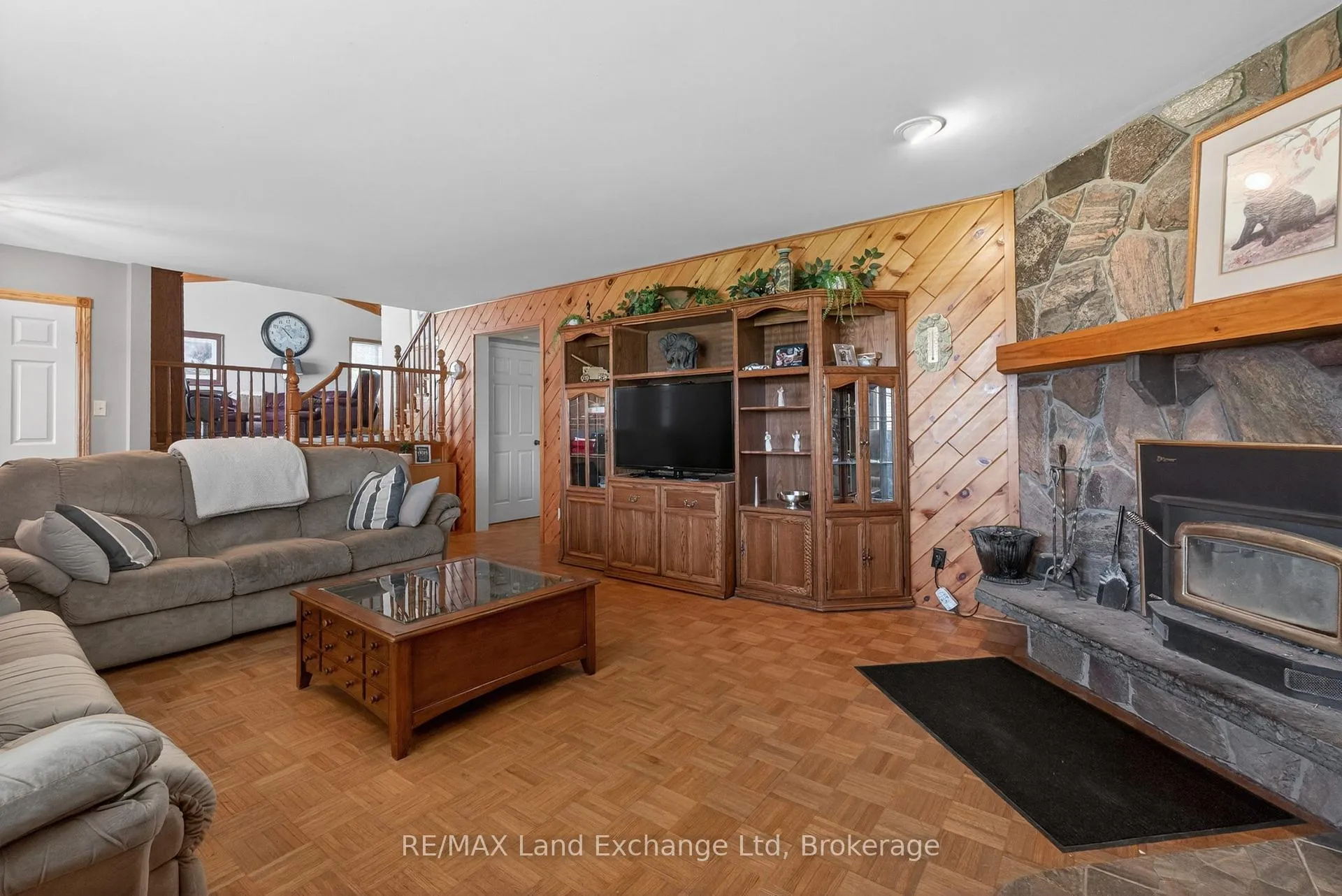 Photo 14 of 696 Josephine Street N, North Huron, Wingham — HOMEH