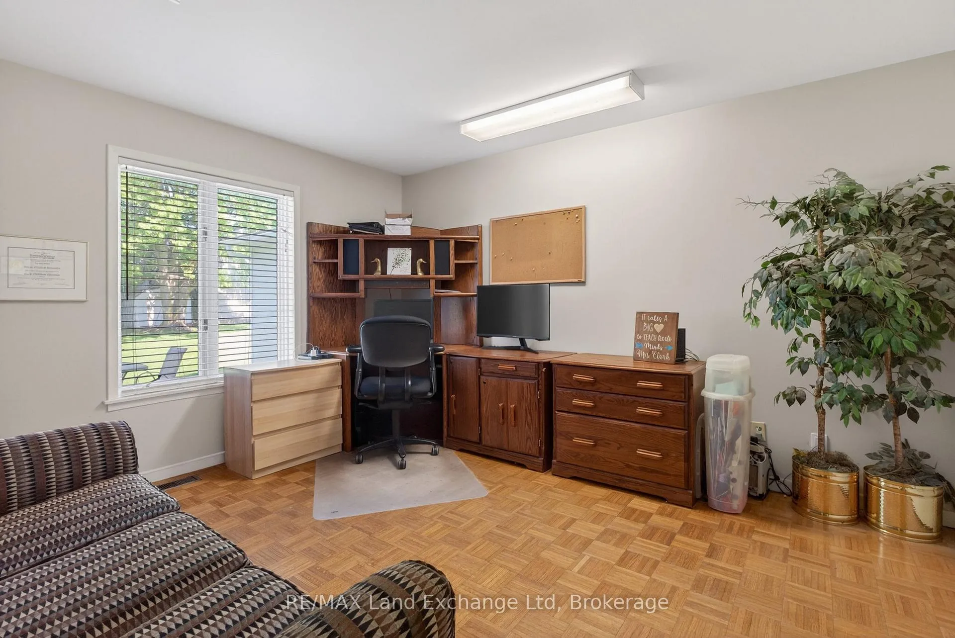 Photo 15 of 696 Josephine Street N, North Huron, Wingham — HOMEH