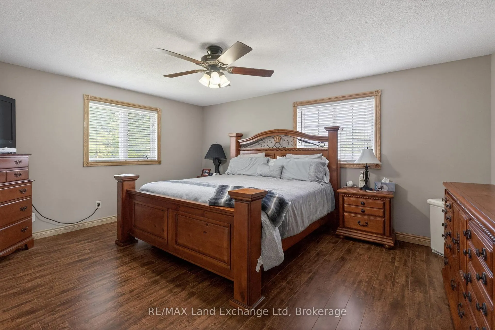 Photo 27 of 696 Josephine Street N, North Huron, Wingham — HOMEH