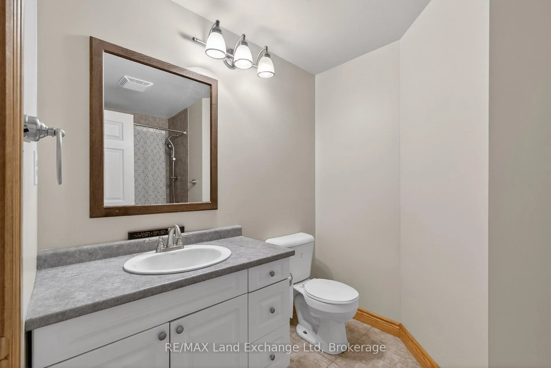 Photo 31 of 696 Josephine Street N, North Huron, Wingham — HOMEH