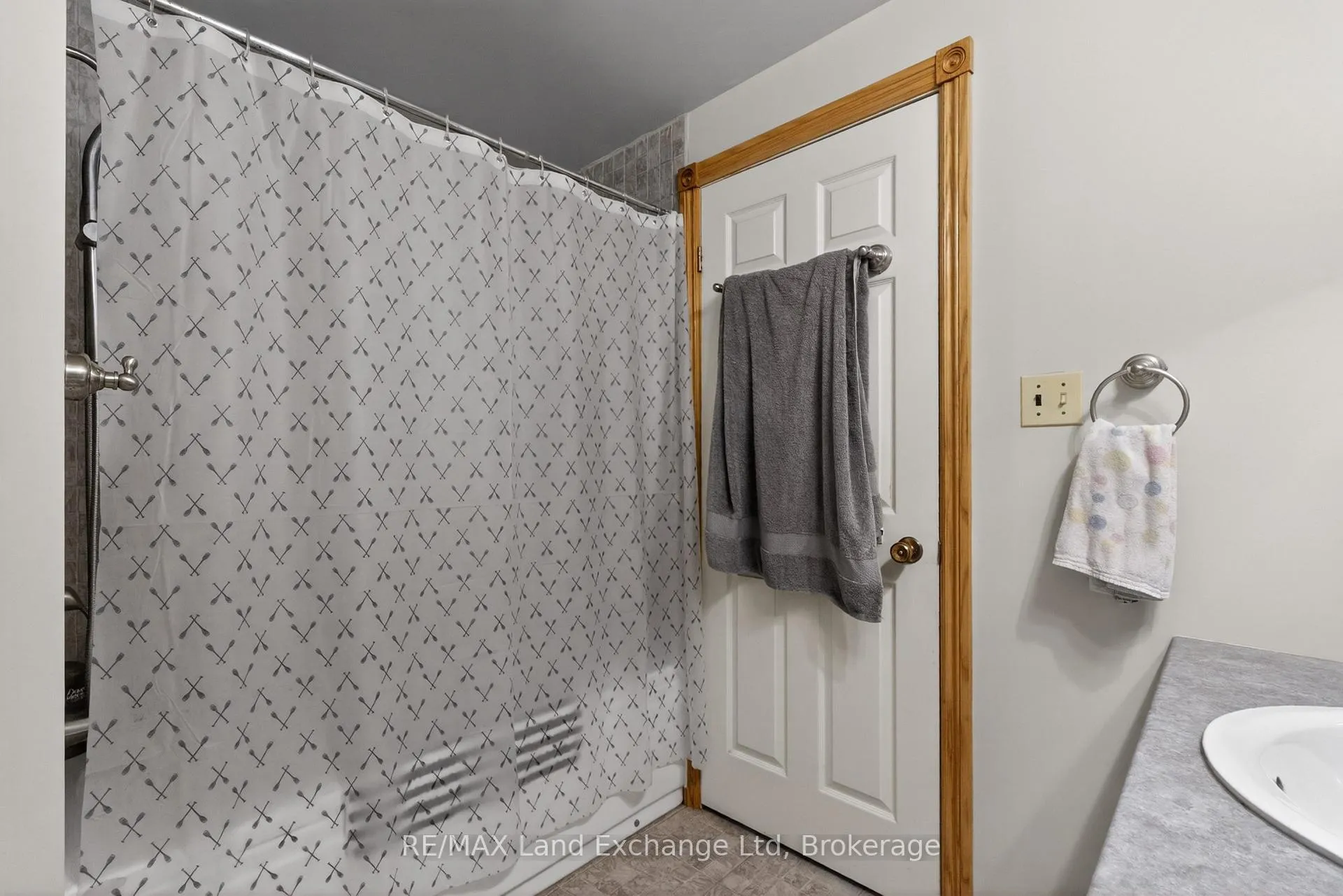 Photo 32 of 696 Josephine Street N, North Huron, Wingham — HOMEH