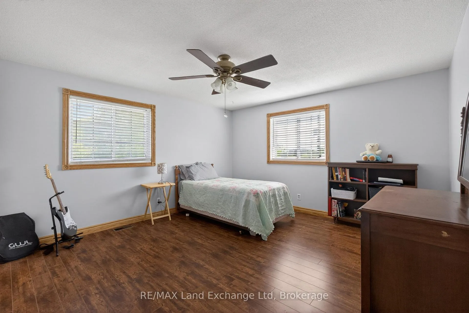 Photo 33 of 696 Josephine Street N, North Huron, Wingham — HOMEH
