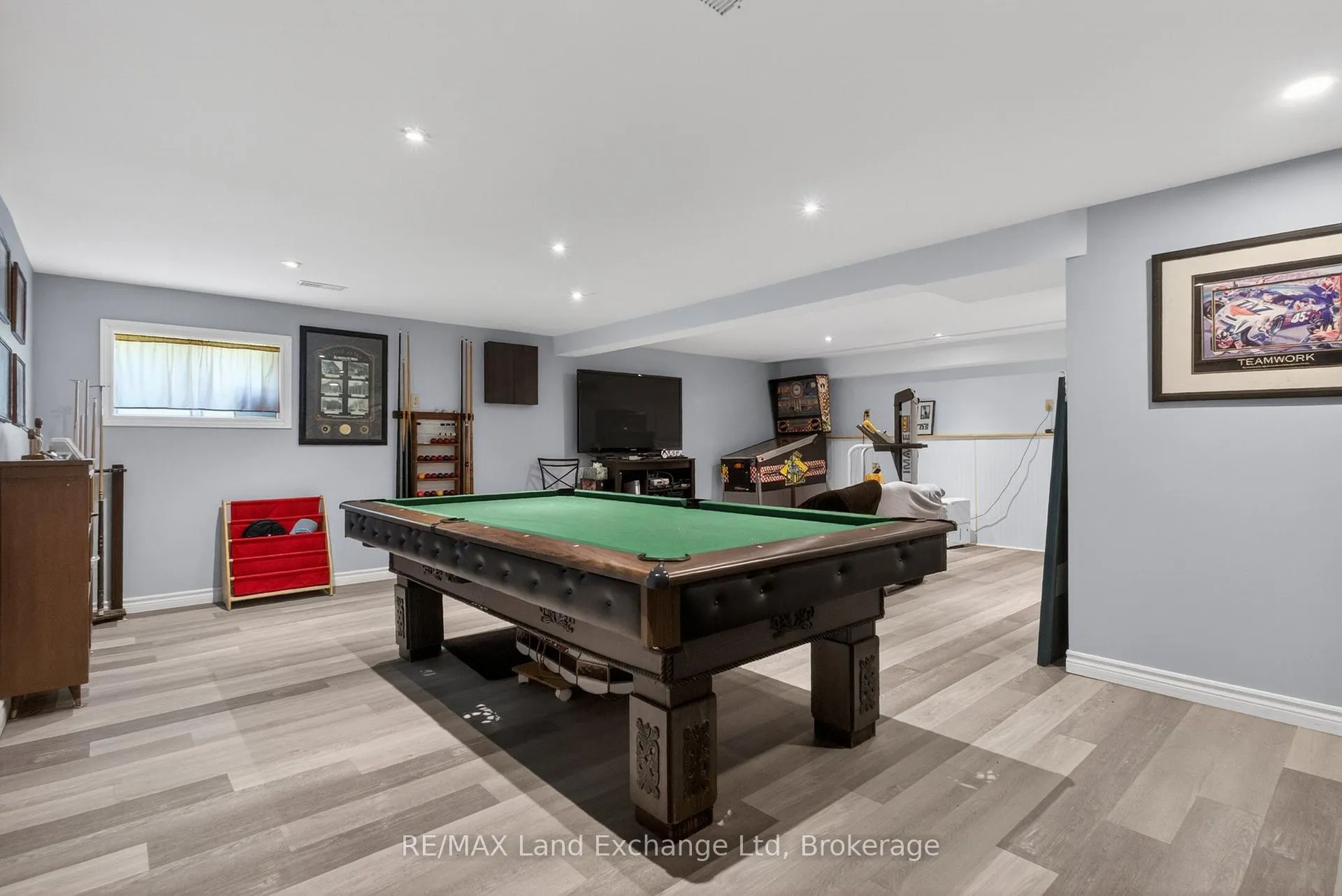 Photo 39 of 696 Josephine Street N, North Huron, Wingham — HOMEH