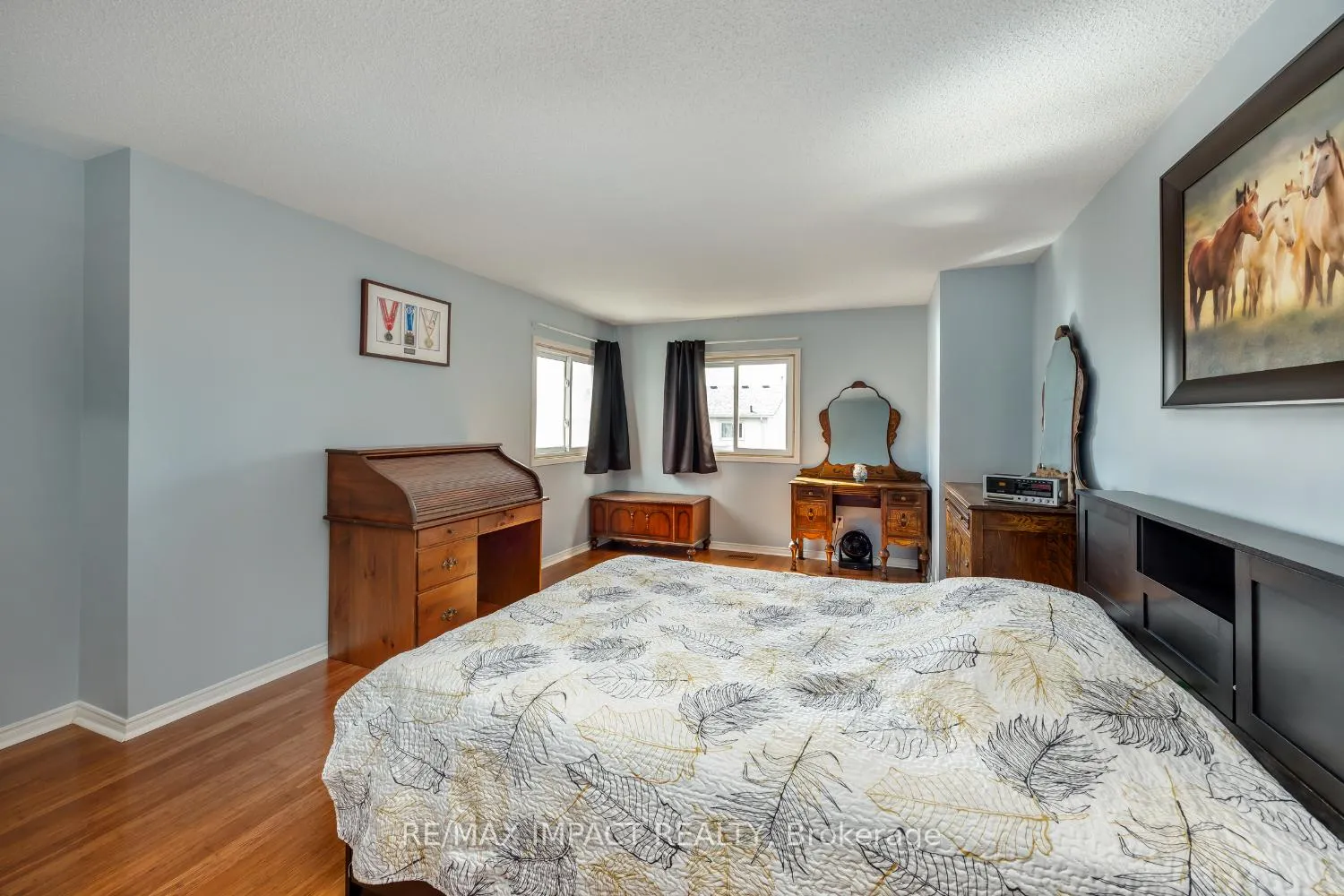 Photo 14 of 820 Bennett Crescent, Oshawa, Pinecrest — HOMEH
