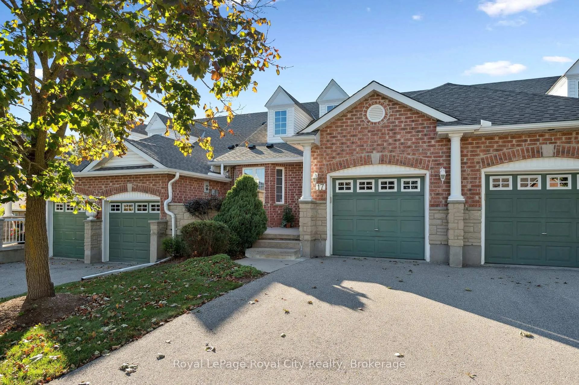 Photo 2 of 17 Terraview Crescent, Guelph, Kortright West — HOMEH