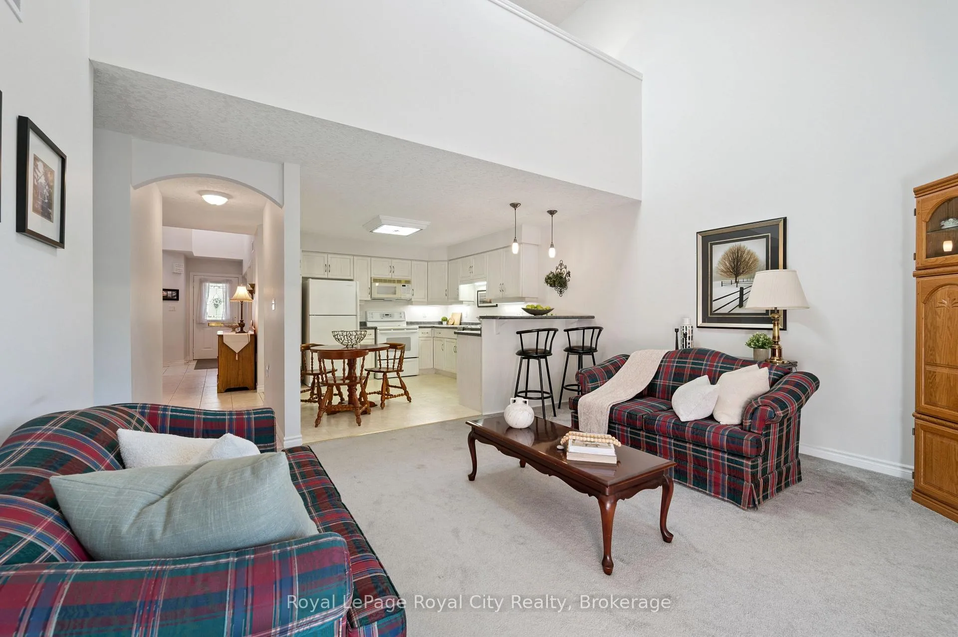 Photo 3 of 17 Terraview Crescent, Guelph, Kortright West — HOMEH