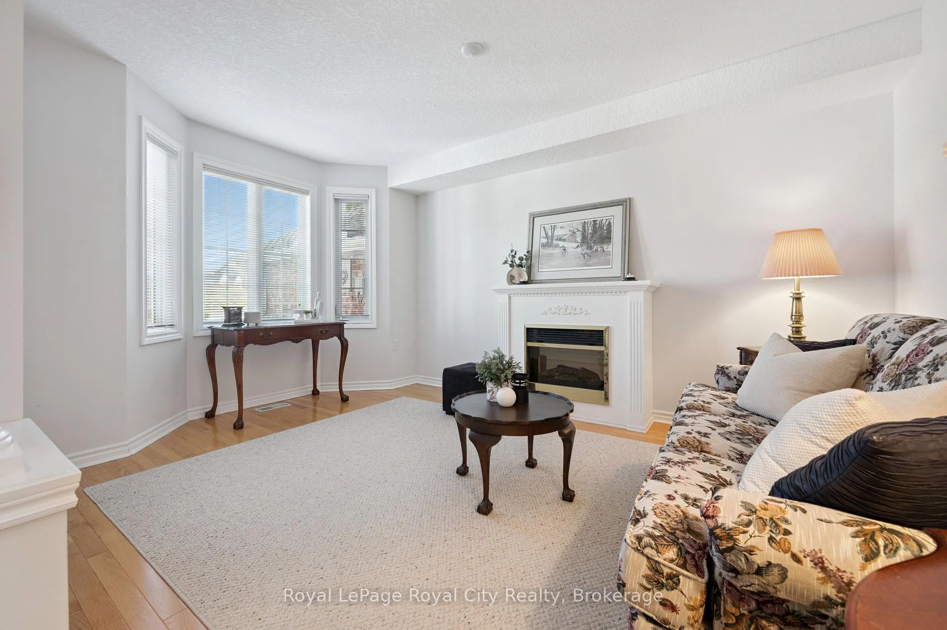 Photo 7 of 17 Terraview Crescent, Guelph, Kortright West — HOMEH