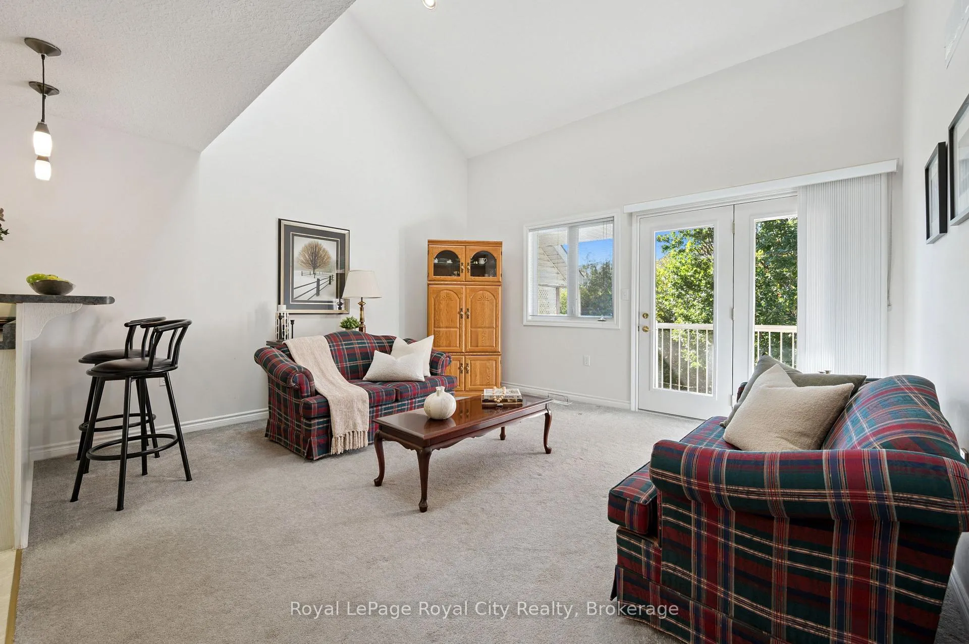 Photo 10 of 17 Terraview Crescent, Guelph, Kortright West — HOMEH