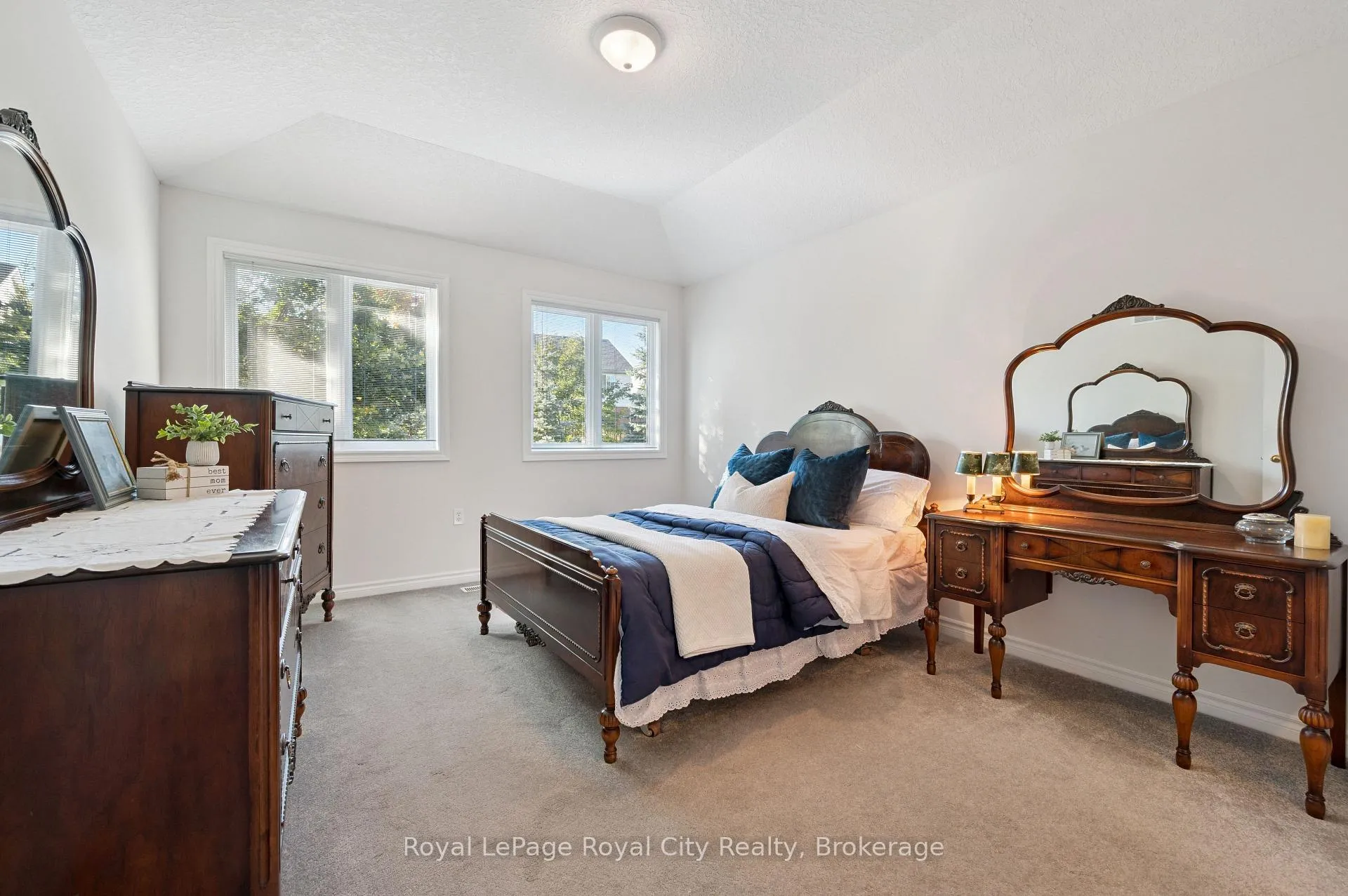 Photo 15 of 17 Terraview Crescent, Guelph, Kortright West — HOMEH