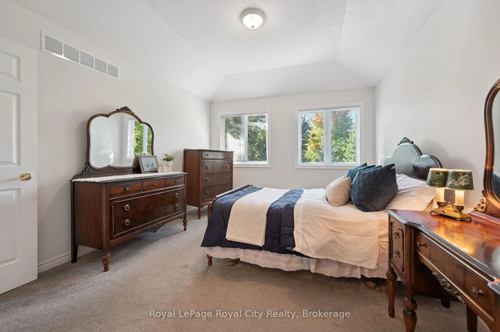 Photo 16 of 17 Terraview Crescent, Guelph, Kortright West — HOMEH