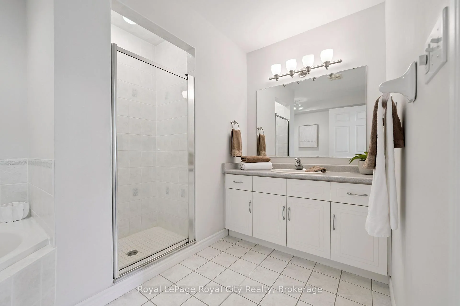 Photo 18 of 17 Terraview Crescent, Guelph, Kortright West — HOMEH