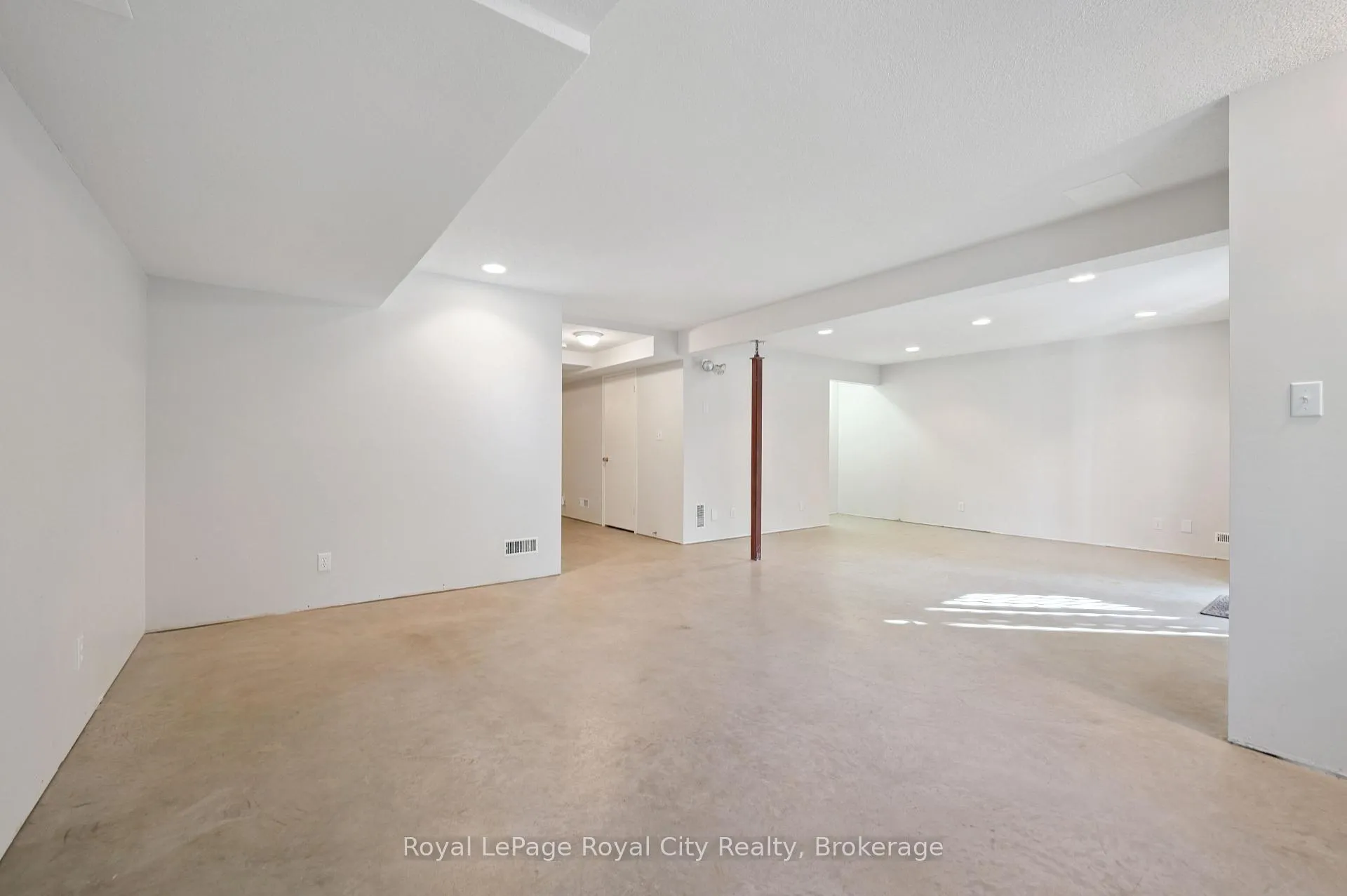 Photo 27 of 17 Terraview Crescent, Guelph, Kortright West — HOMEH