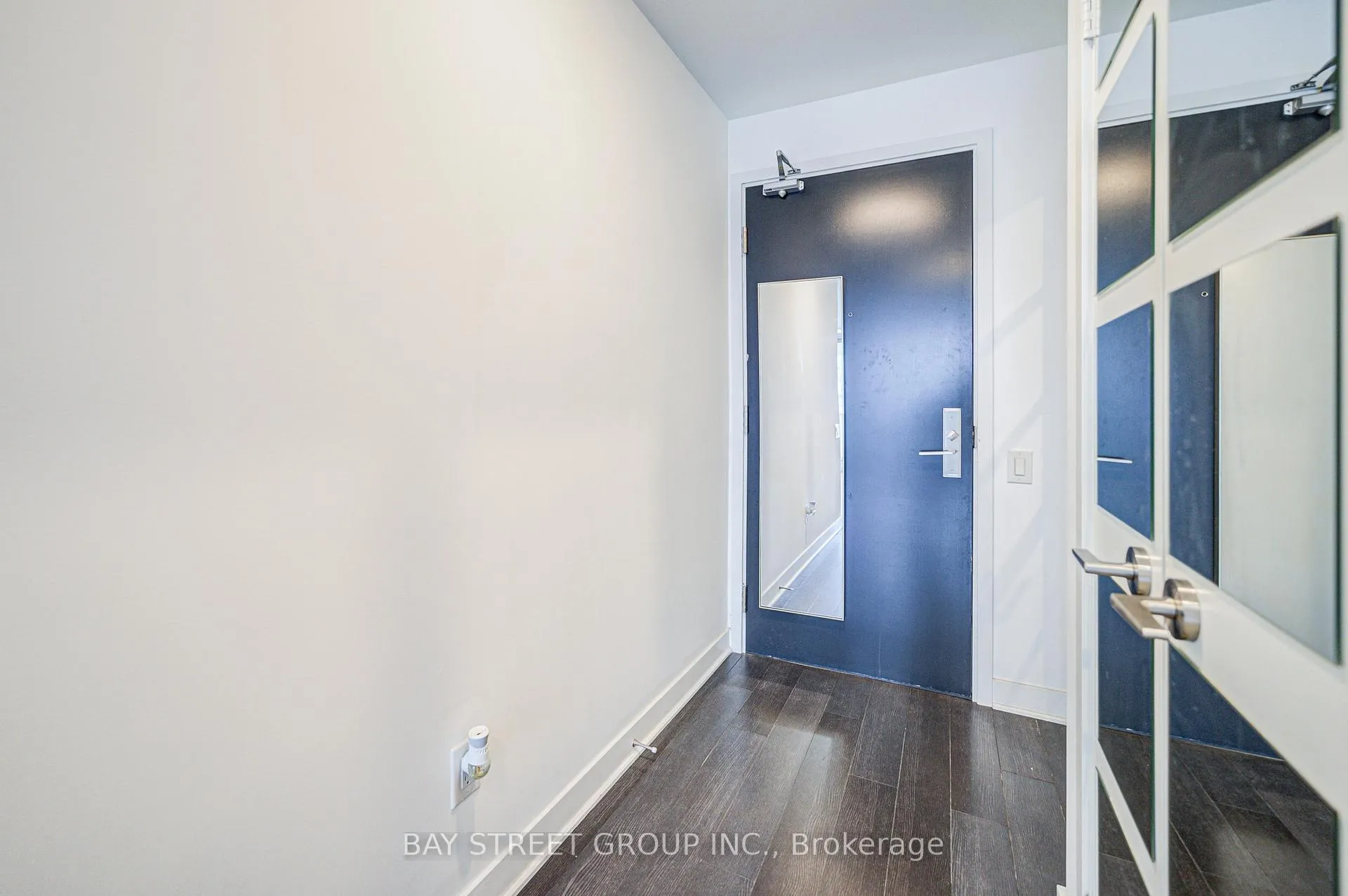 Photo 9 of Unit 3002, 290 Adelaide Street W, Toronto, Waterfront Communities — HOMEH