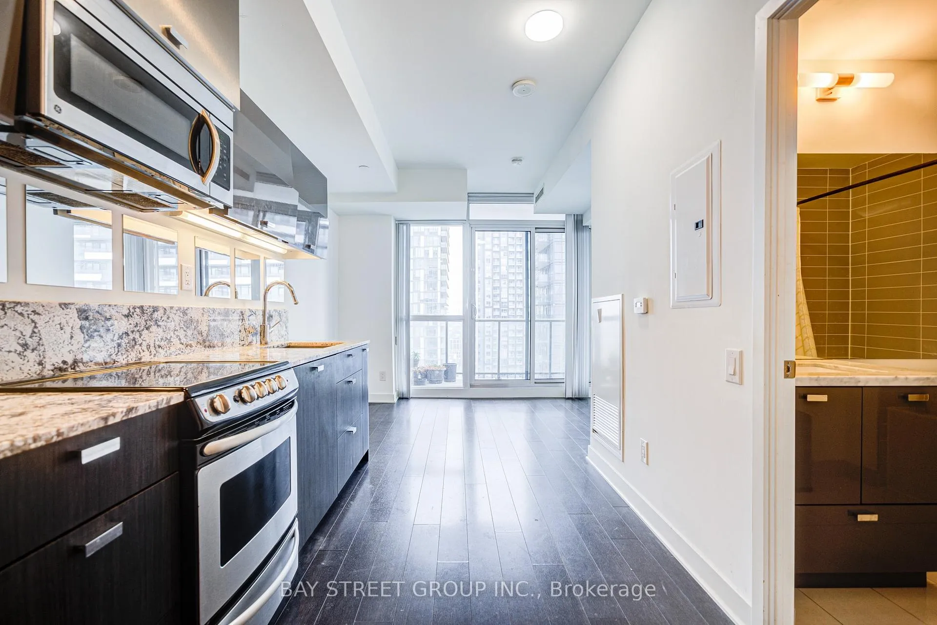 Photo 12 of Unit 3002, 290 Adelaide Street W, Toronto, Waterfront Communities — HOMEH