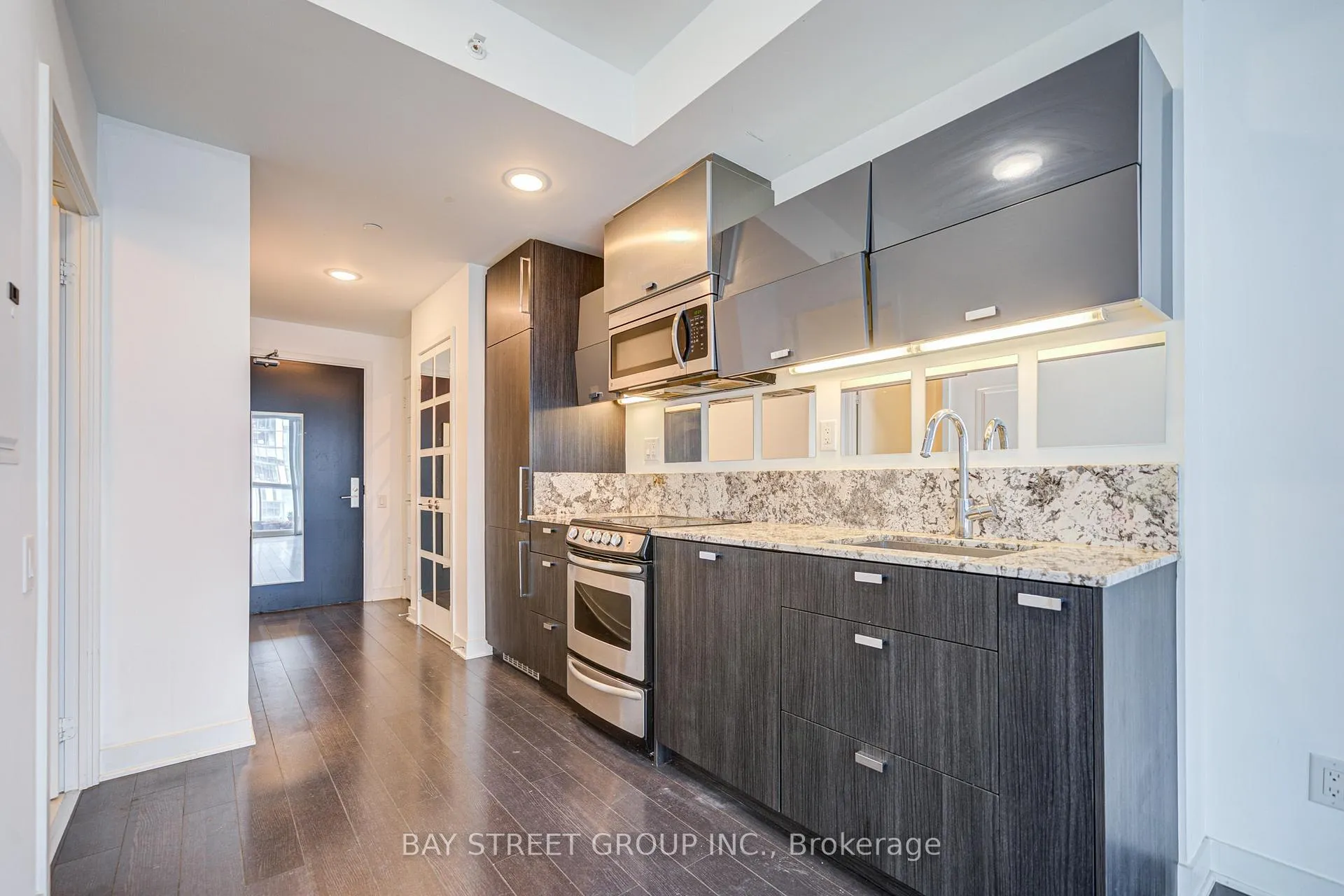 Photo 13 of Unit 3002, 290 Adelaide Street W, Toronto, Waterfront Communities — HOMEH