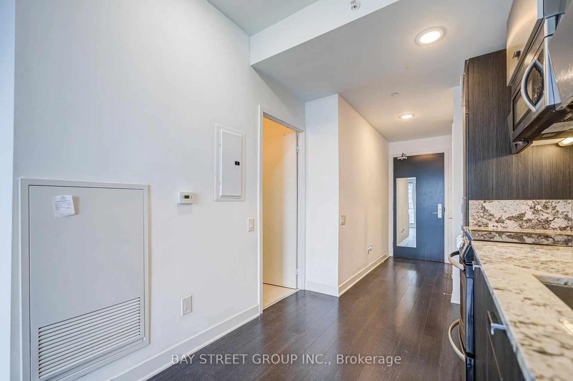 Photo 14 of Unit 3002, 290 Adelaide Street W, Toronto, Waterfront Communities — HOMEH