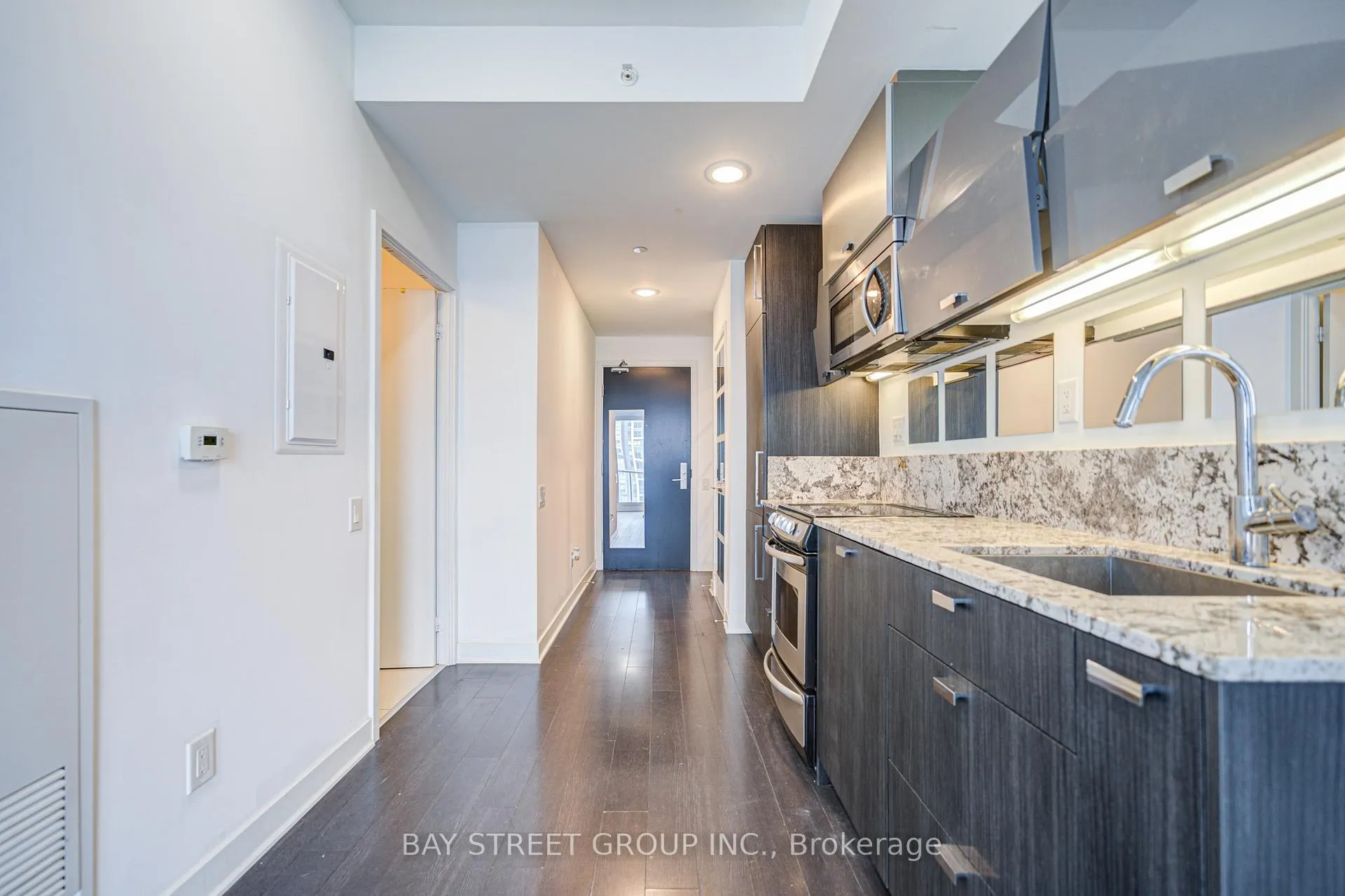 Photo 15 of Unit 3002, 290 Adelaide Street W, Toronto, Waterfront Communities — HOMEH