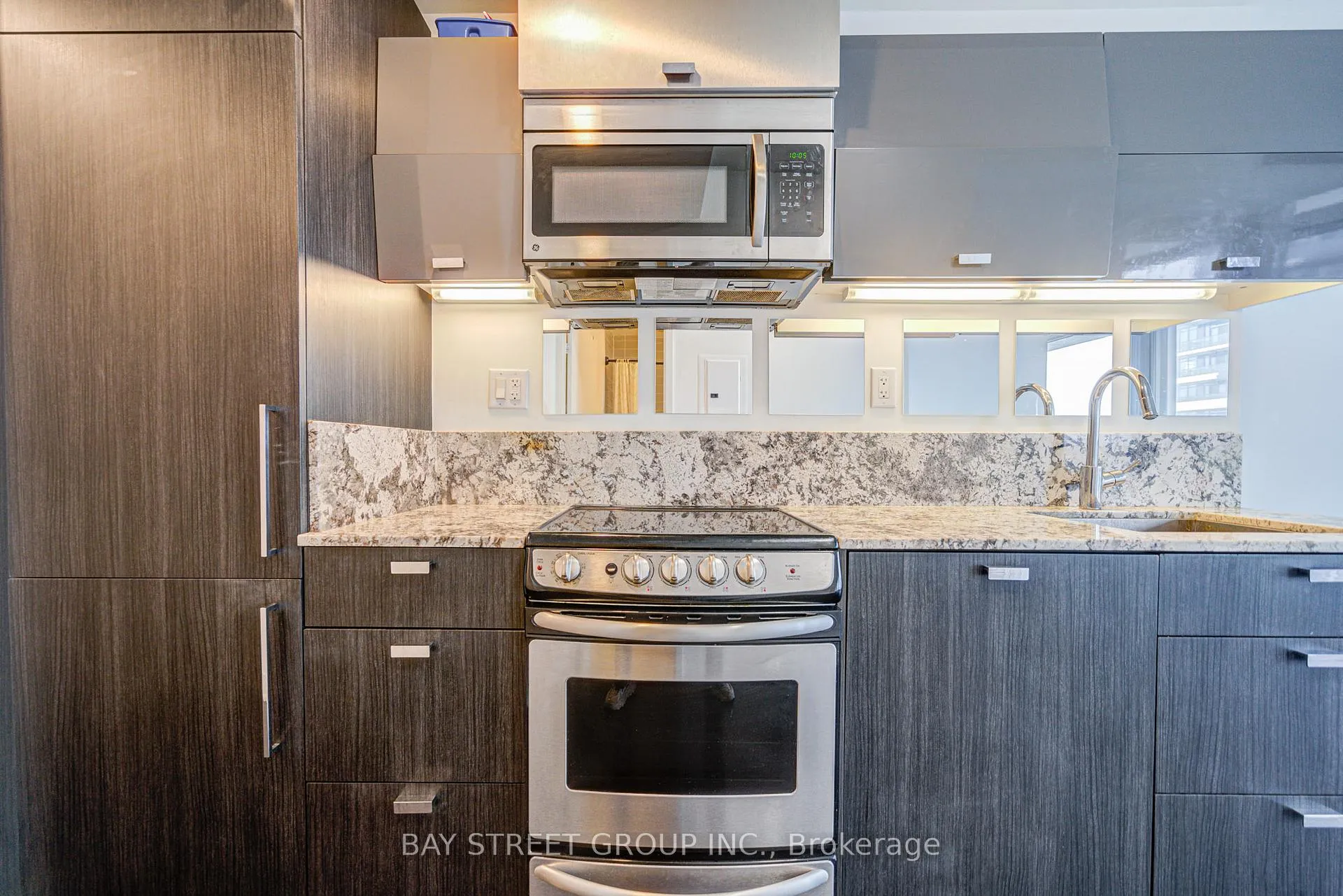 Photo 16 of Unit 3002, 290 Adelaide Street W, Toronto, Waterfront Communities — HOMEH