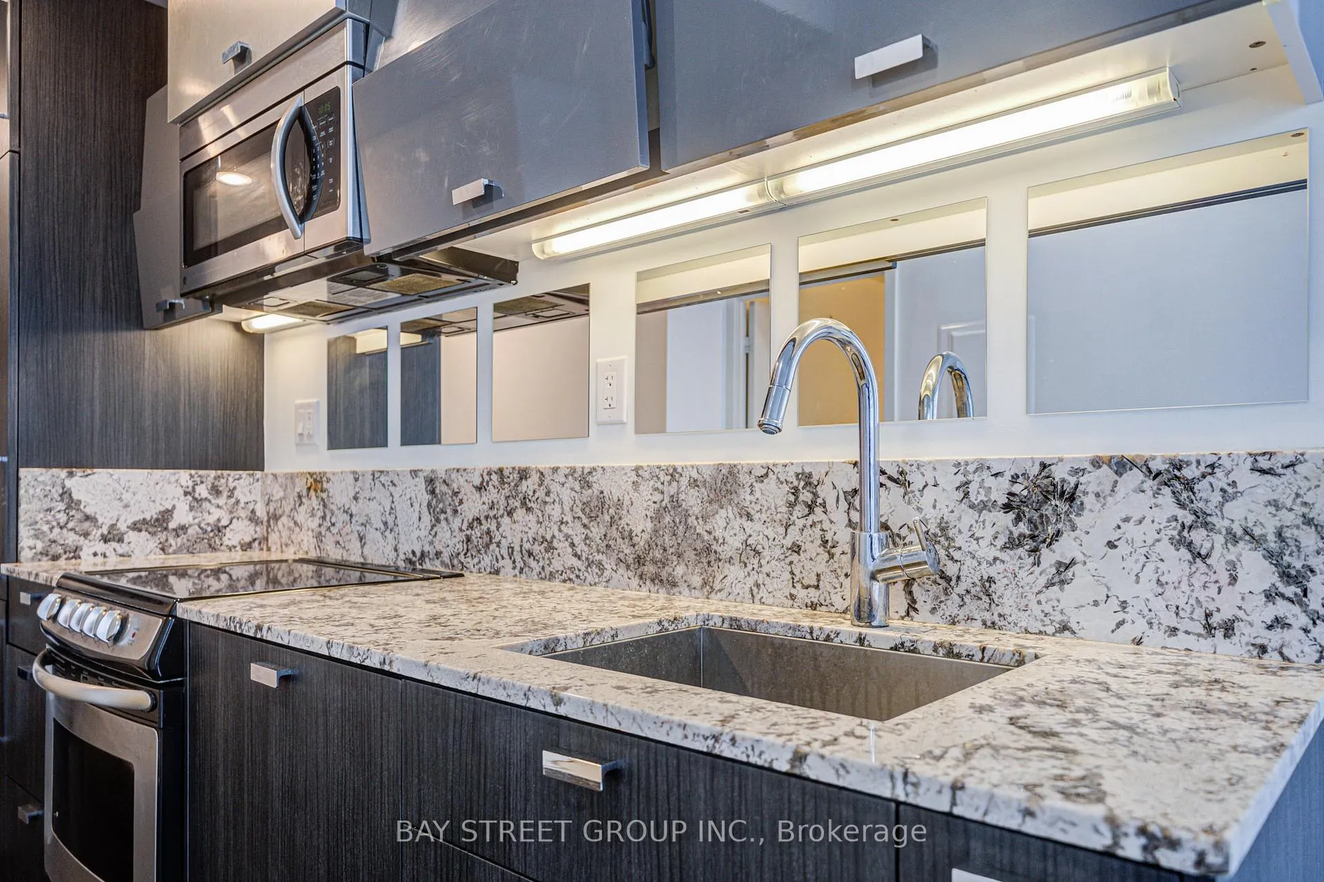 Photo 17 of Unit 3002, 290 Adelaide Street W, Toronto, Waterfront Communities — HOMEH