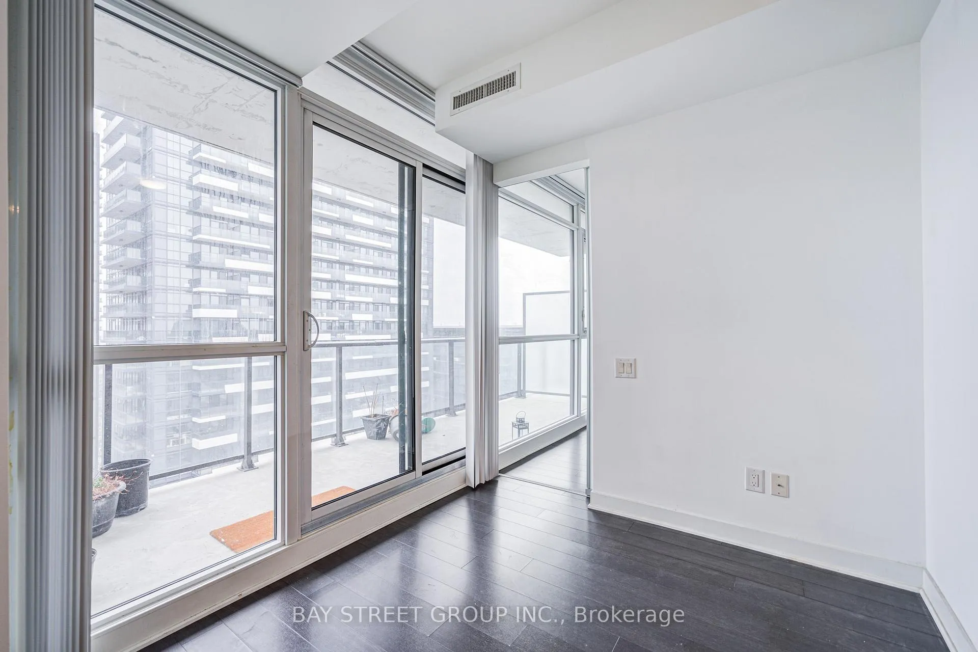 Photo 20 of Unit 3002, 290 Adelaide Street W, Toronto, Waterfront Communities — HOMEH