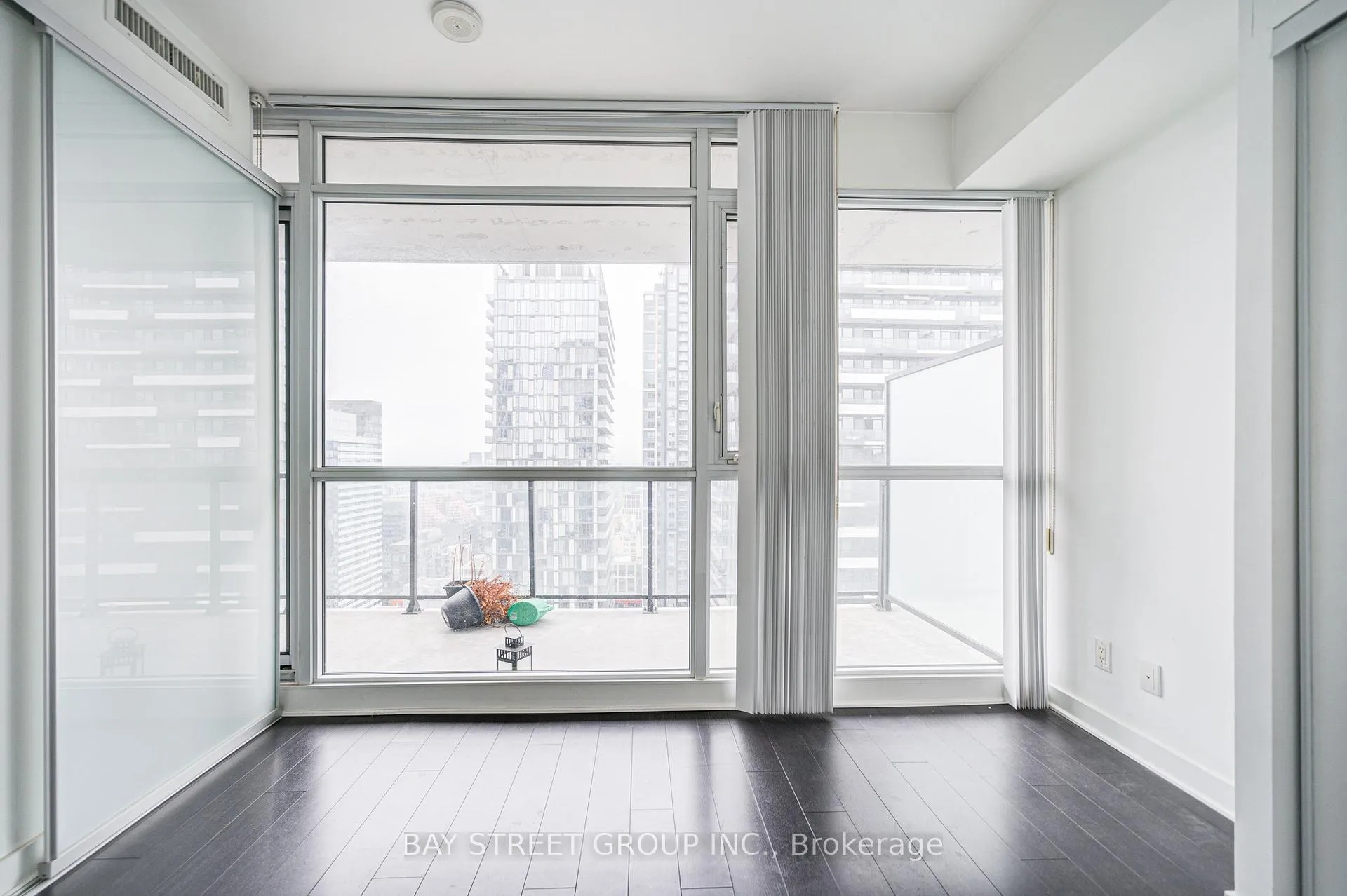 Photo 25 of Unit 3002, 290 Adelaide Street W, Toronto, Waterfront Communities — HOMEH