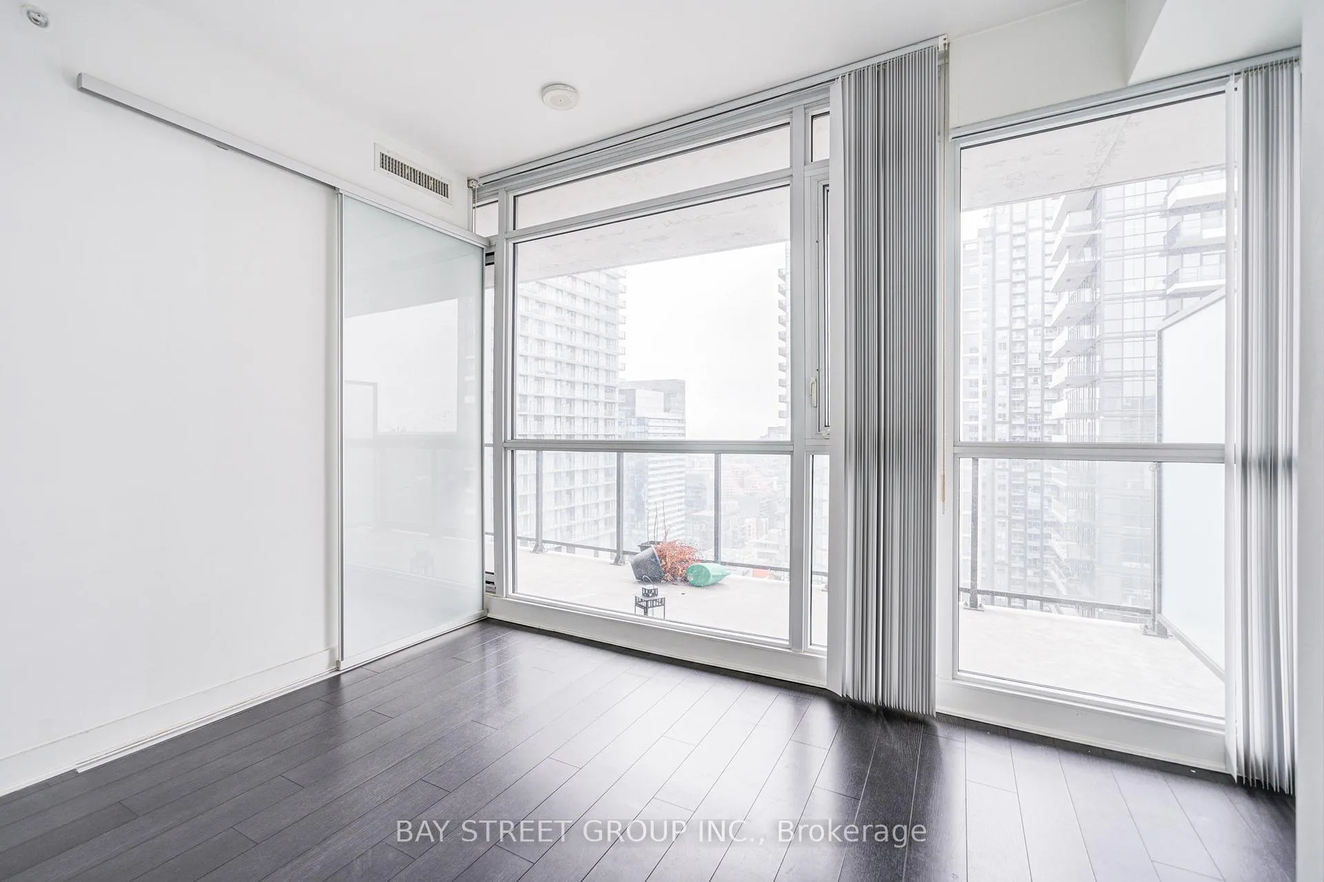Photo 27 of Unit 3002, 290 Adelaide Street W, Toronto, Waterfront Communities — HOMEH