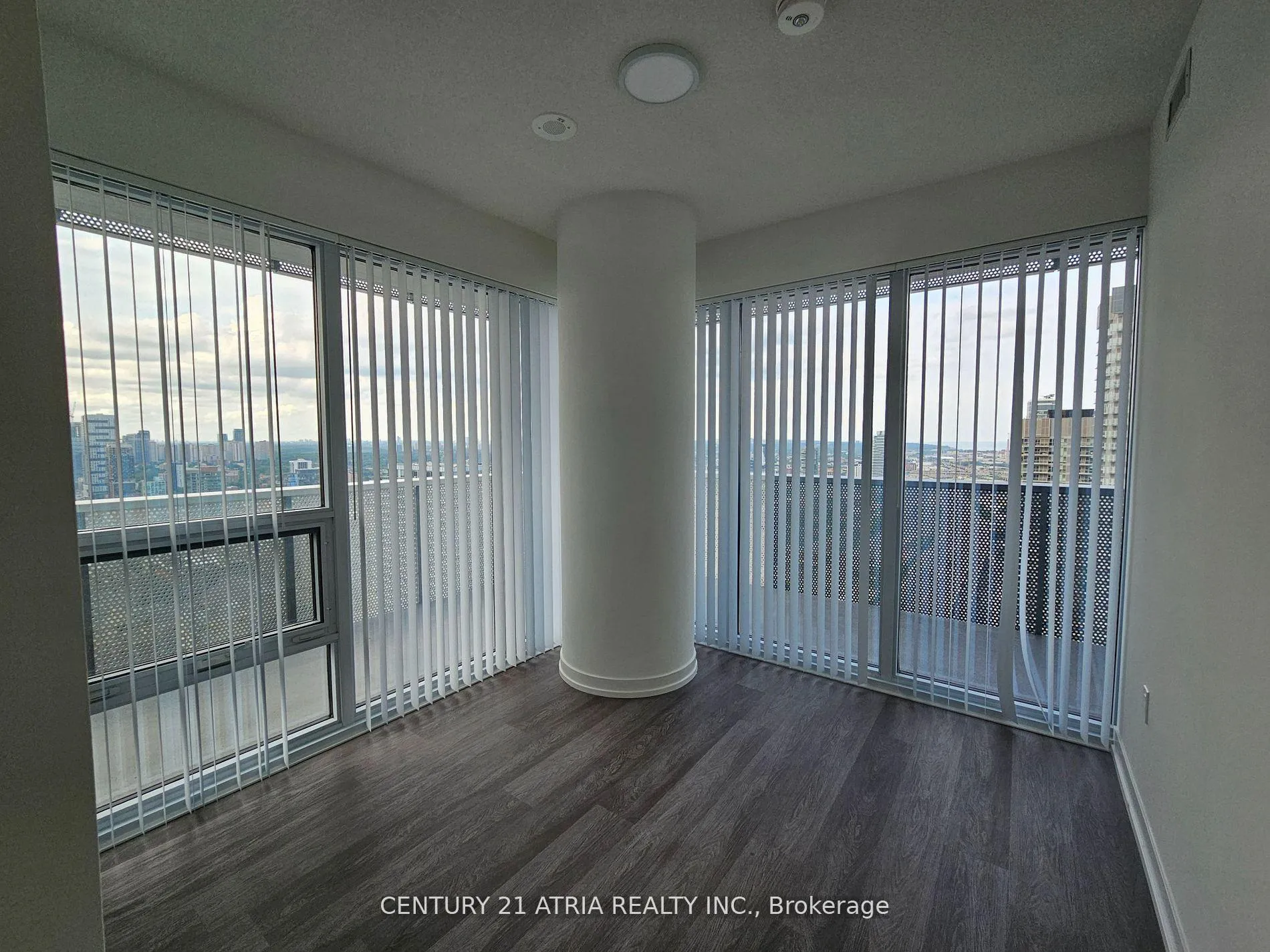 Photo 3 of Unit 4305, 55 Cooper Street, Toronto, Waterfront Communities — HOMEH