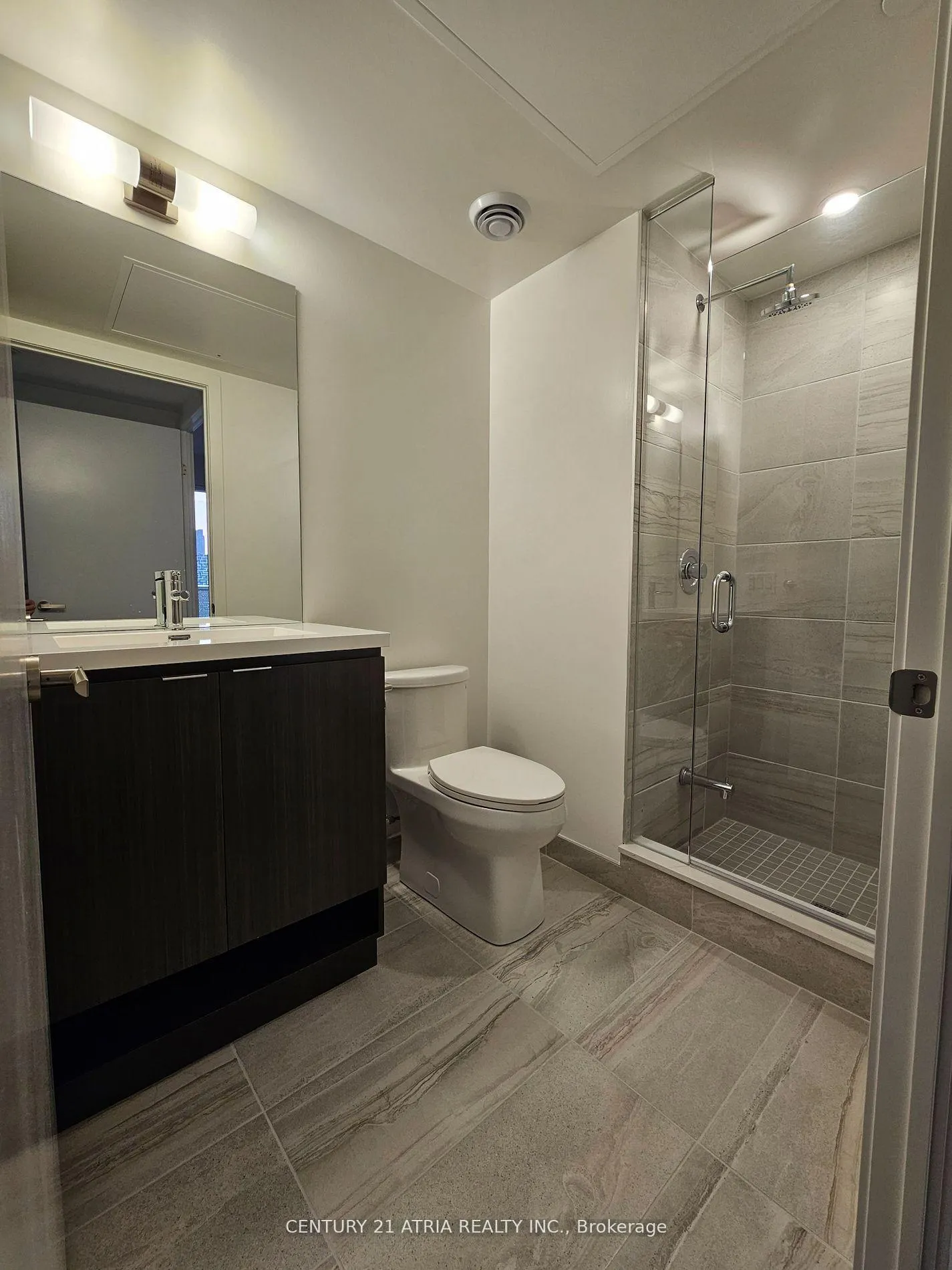 Photo 11 of Unit 4305, 55 Cooper Street, Toronto, Waterfront Communities — HOMEH