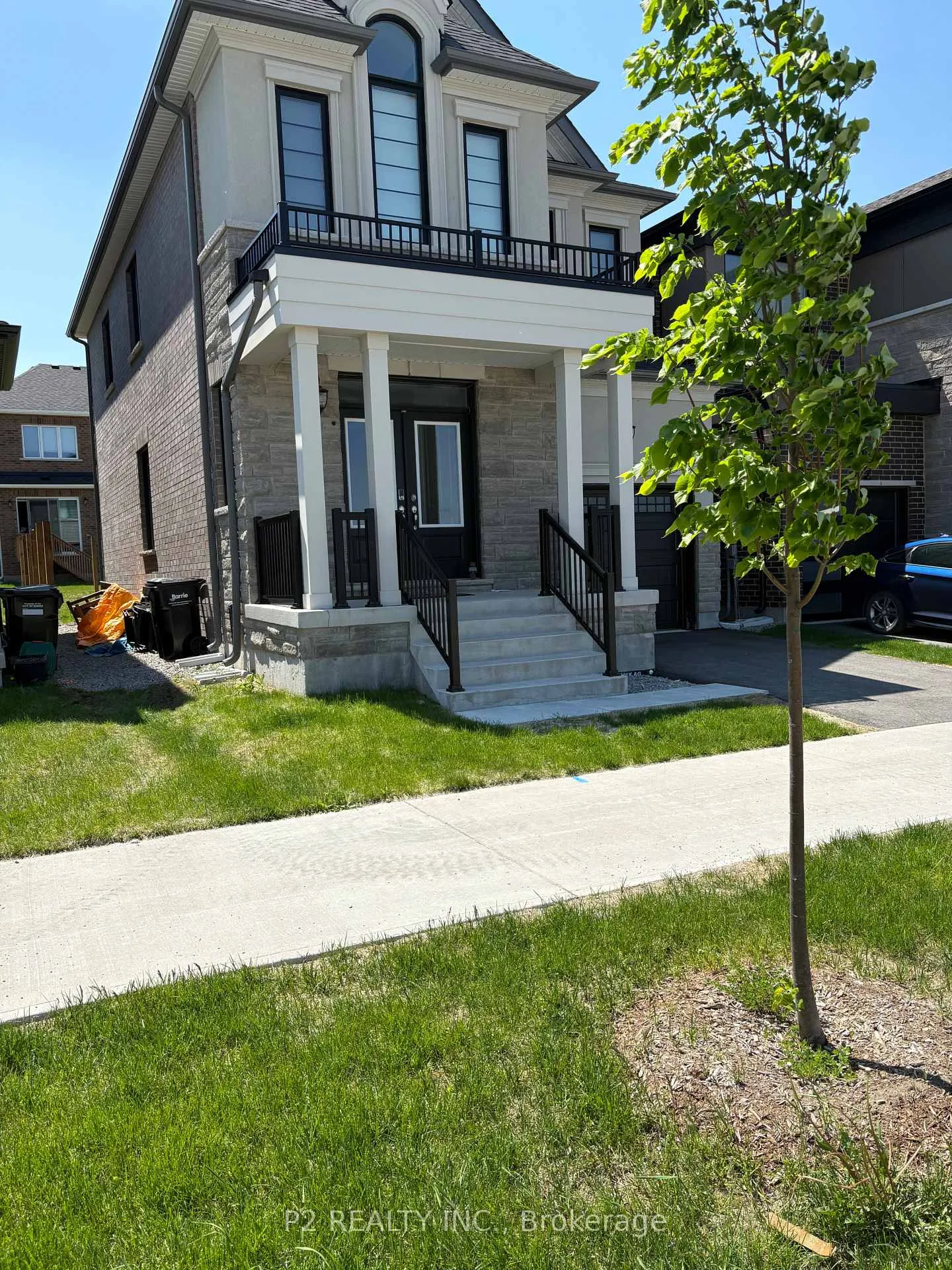Photo 4 of 384 Madelaine Drive, Barrie, Rural Barrie Southeast — HOMEH