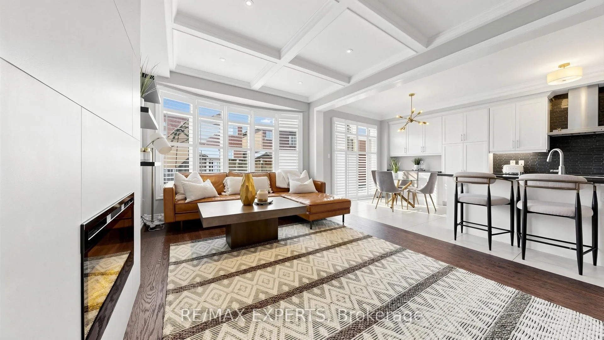 Photo 5 of 22 Red Tree Drive, Vaughan, Kleinburg — HOMEH