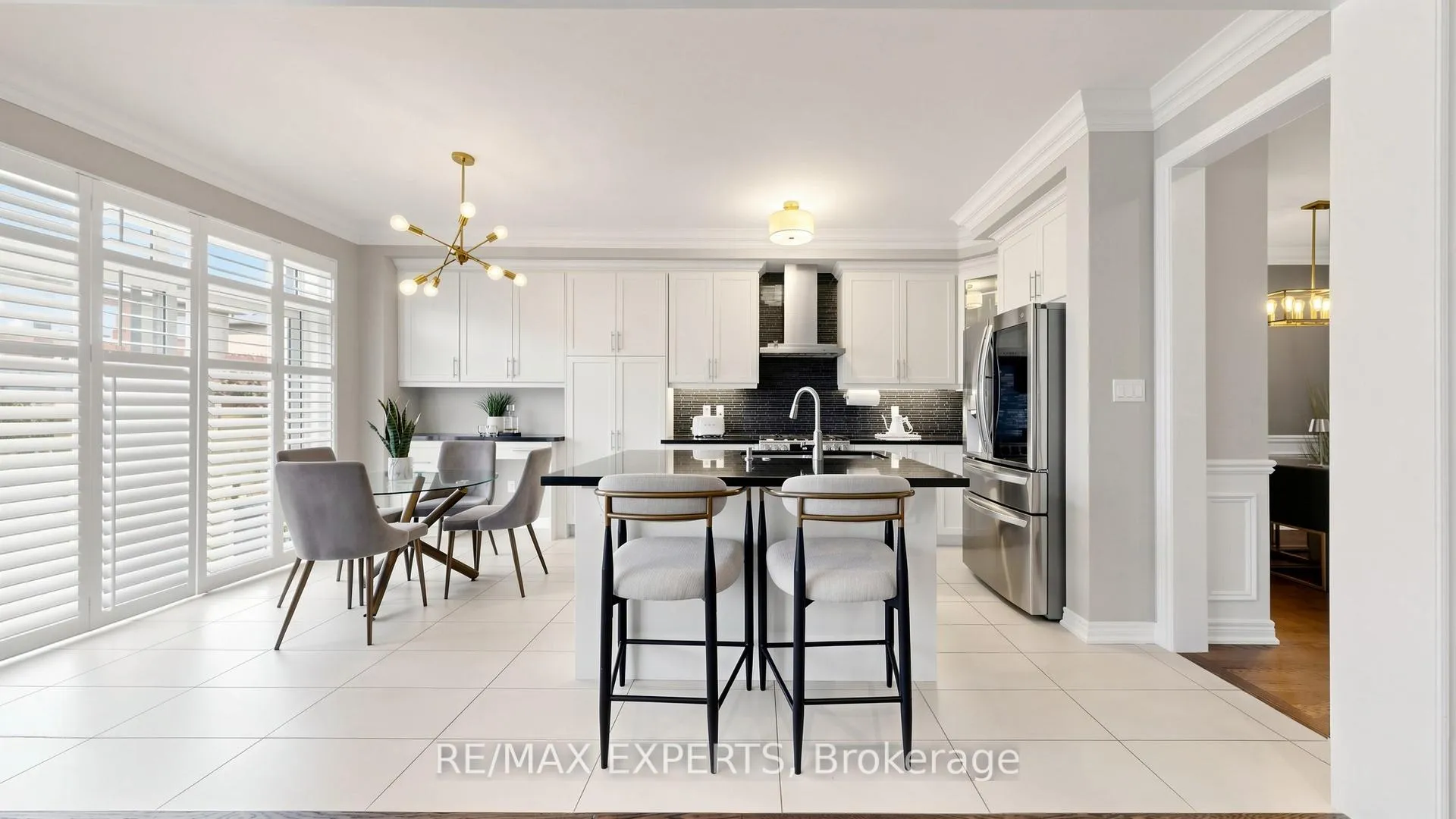 Photo 10 of 22 Red Tree Drive, Vaughan, Kleinburg — HOMEH