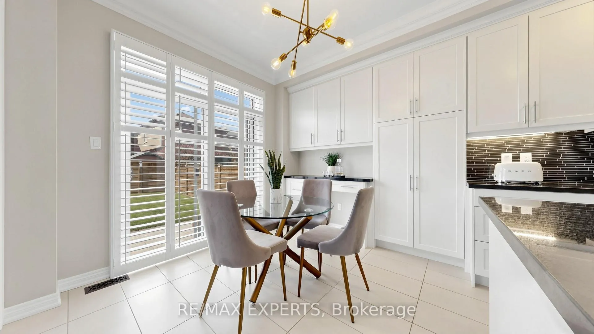 Photo 13 of 22 Red Tree Drive, Vaughan, Kleinburg — HOMEH