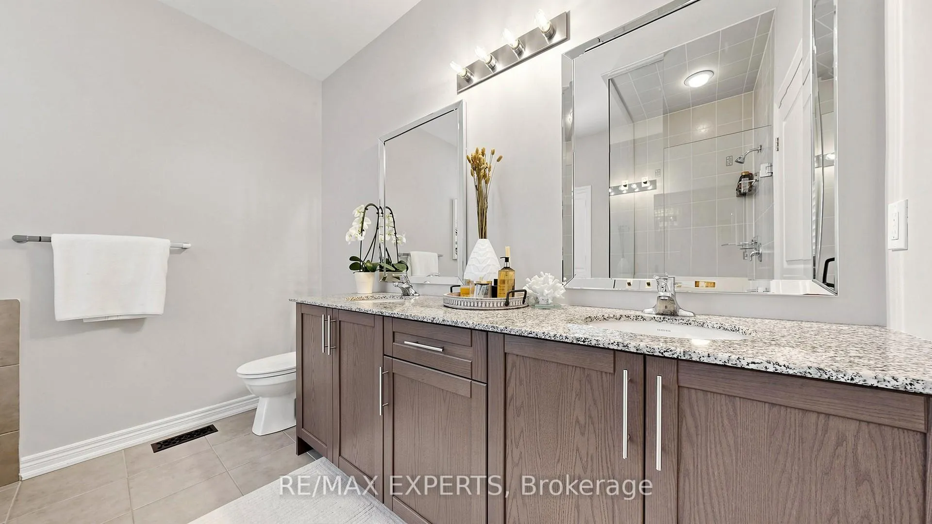 Photo 24 of 22 Red Tree Drive, Vaughan, Kleinburg — HOMEH