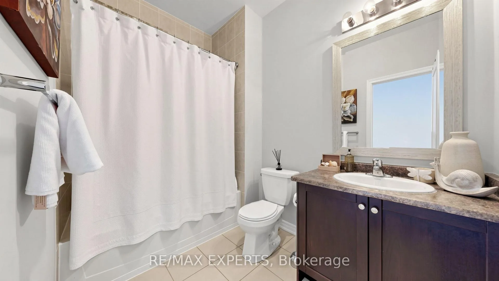 Photo 34 of 22 Red Tree Drive, Vaughan, Kleinburg — HOMEH