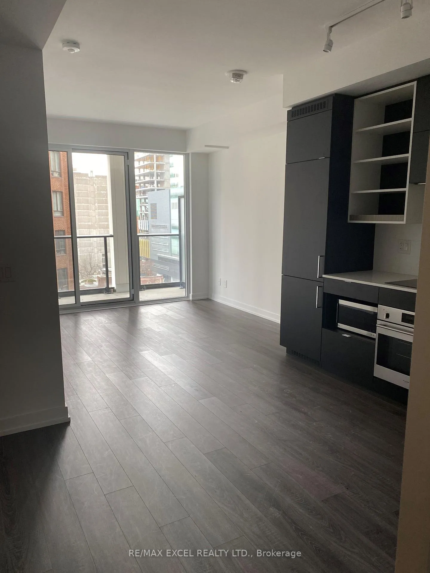 Photo 4 of Unit 913, 20 Edward Street, Toronto, Bay Street Corridor — HOMEH
