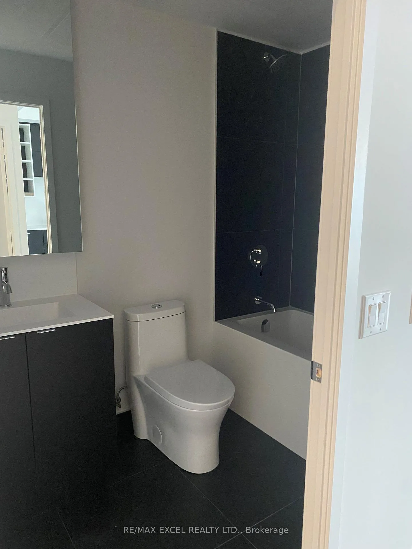 Photo 9 of Unit 913, 20 Edward Street, Toronto, Bay Street Corridor — HOMEH