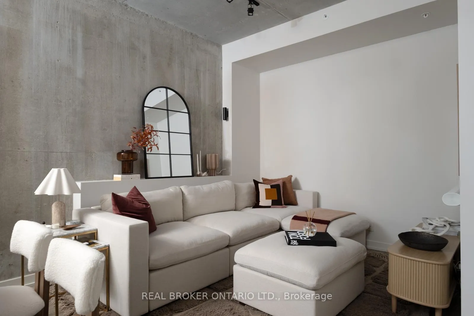 Photo 5 of Unit PH24, 39 Brant Street, Toronto, Waterfront Communities — HOMEH