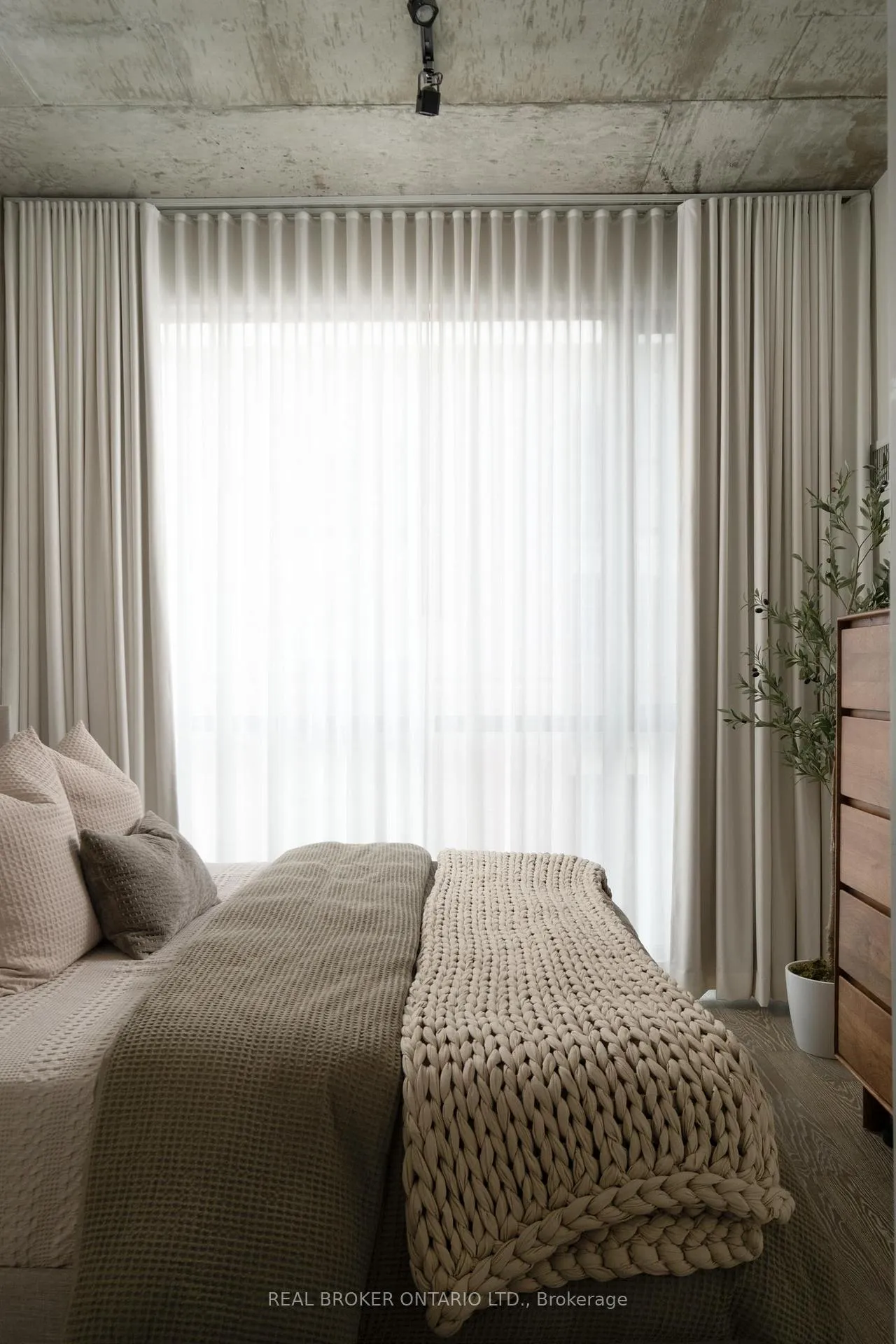 Photo 16 of Unit PH24, 39 Brant Street, Toronto, Waterfront Communities — HOMEH