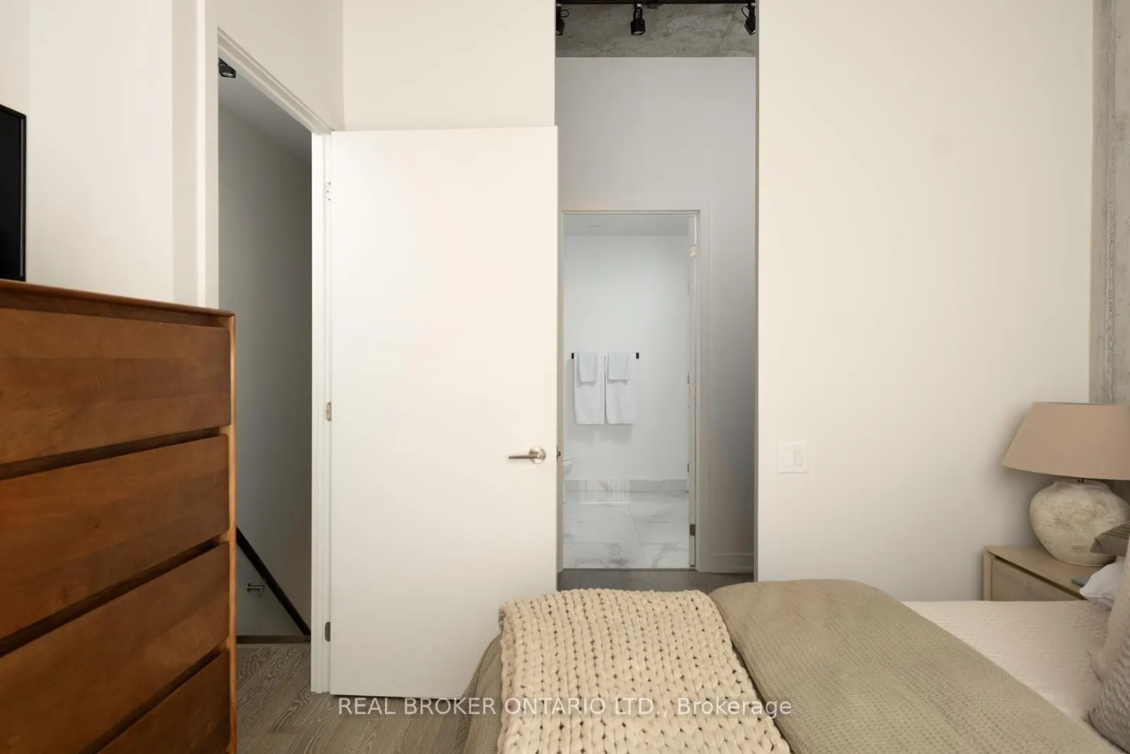 Photo 18 of Unit PH24, 39 Brant Street, Toronto, Waterfront Communities — HOMEH