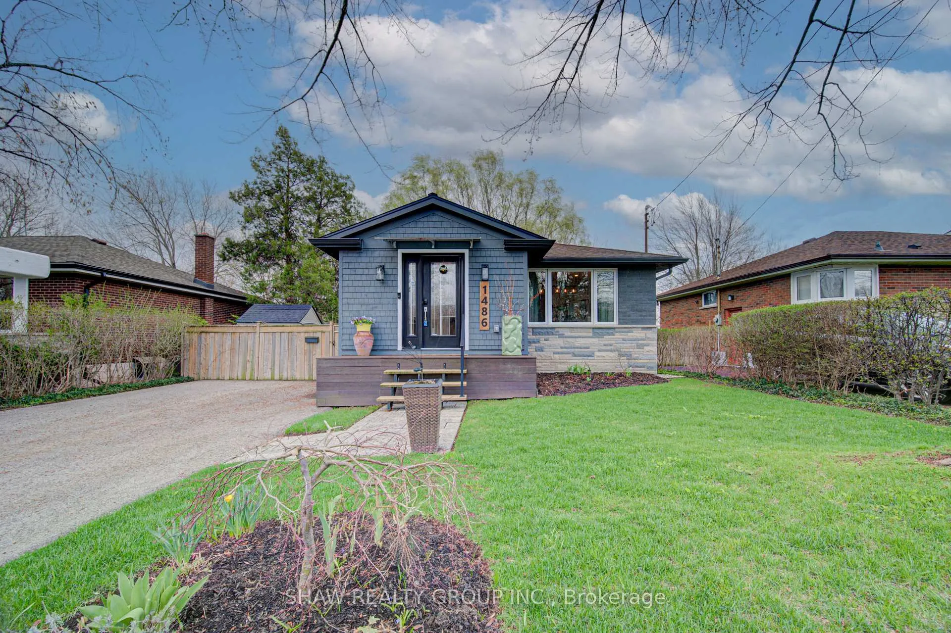 Photo 1 of 1486 Augustine Drive, Burlington, Mountainside — HOMEH