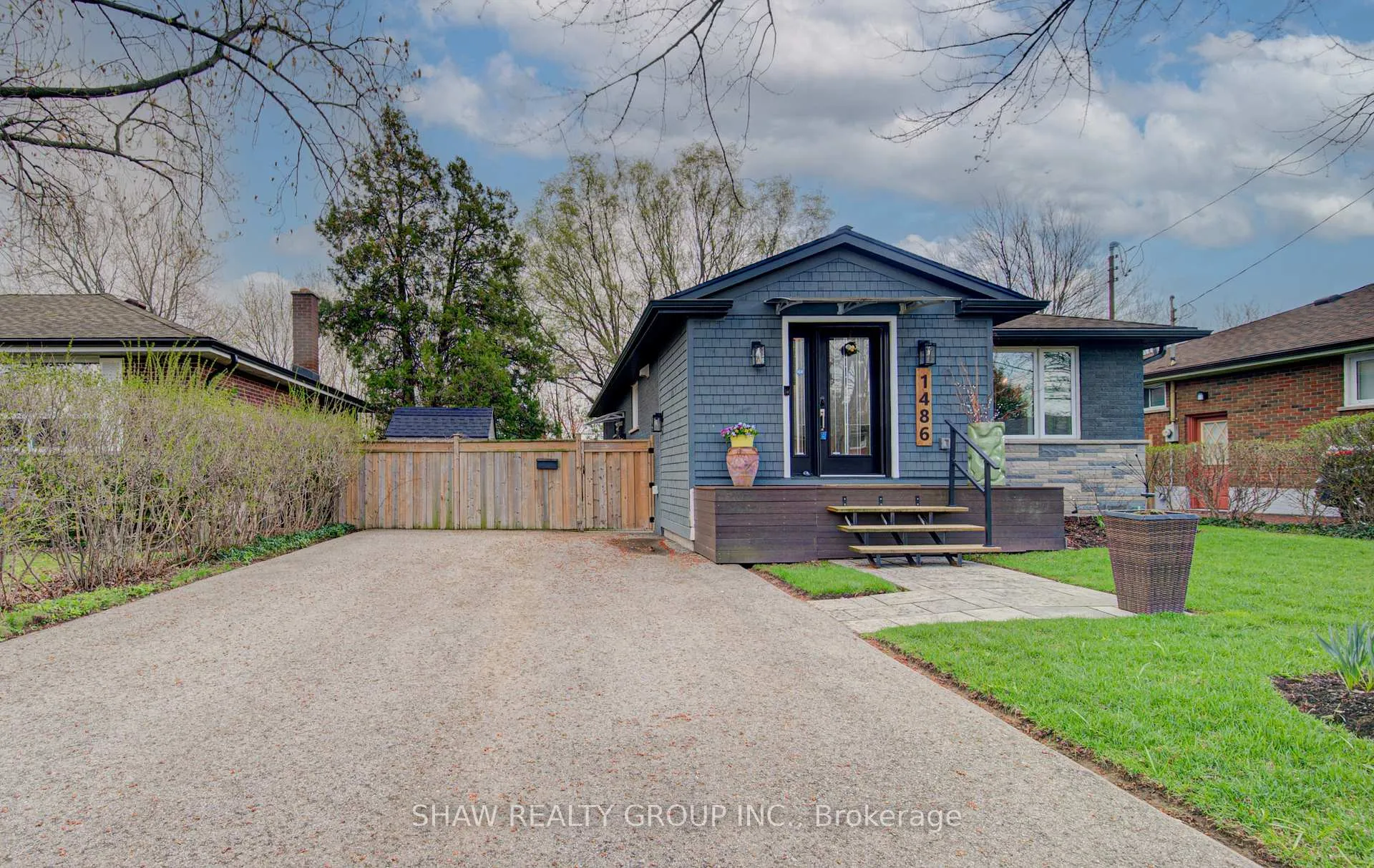 Photo 3 of 1486 Augustine Drive, Burlington, Mountainside — HOMEH