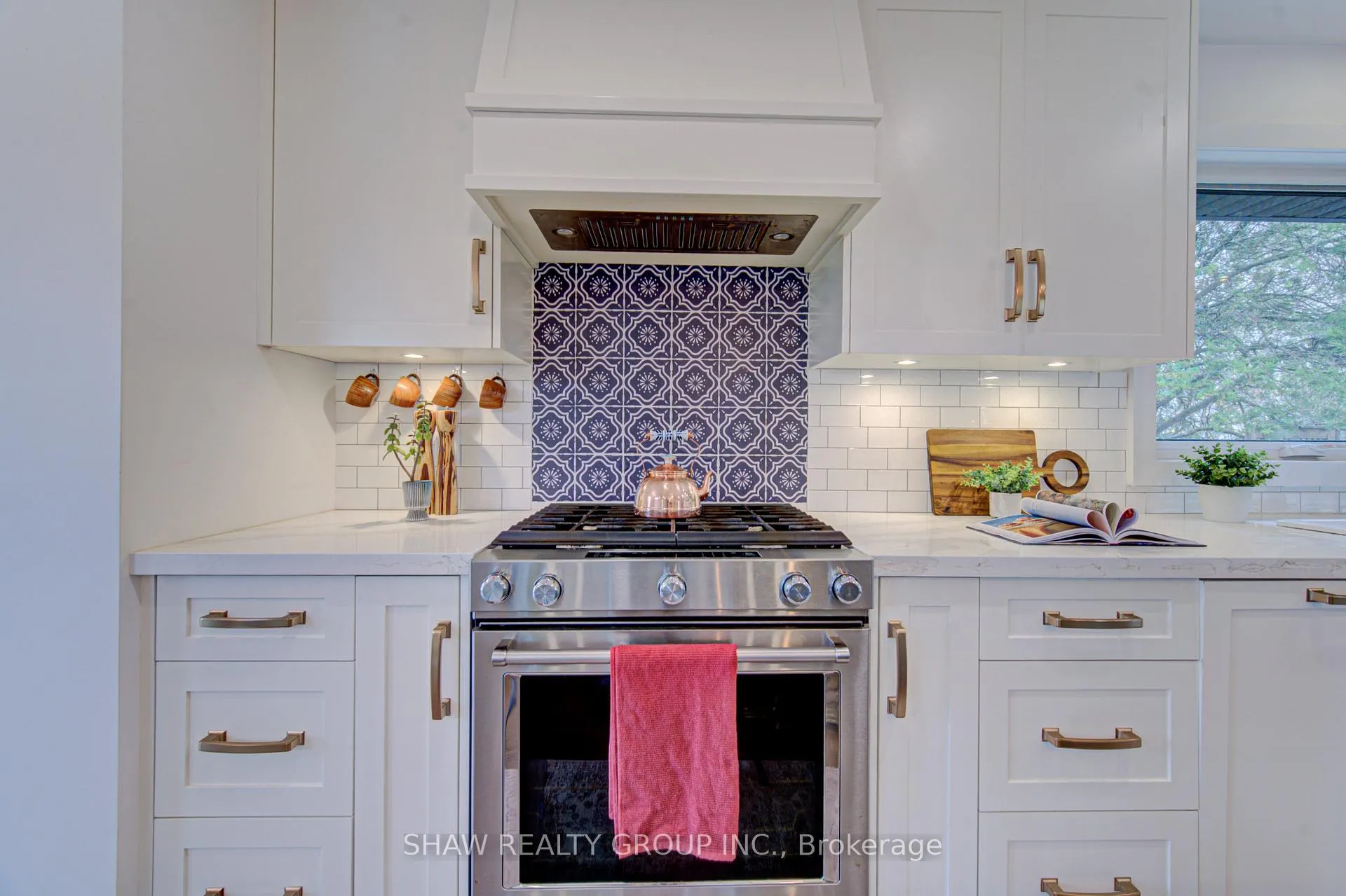 Photo 8 of 1486 Augustine Drive, Burlington, Mountainside — HOMEH
