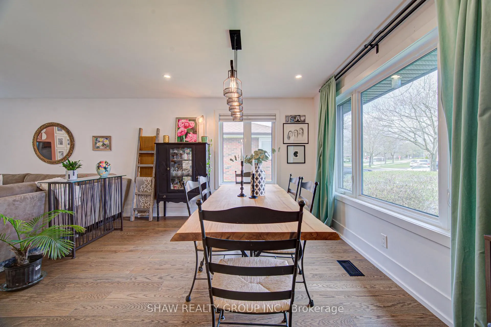 Photo 10 of 1486 Augustine Drive, Burlington, Mountainside — HOMEH