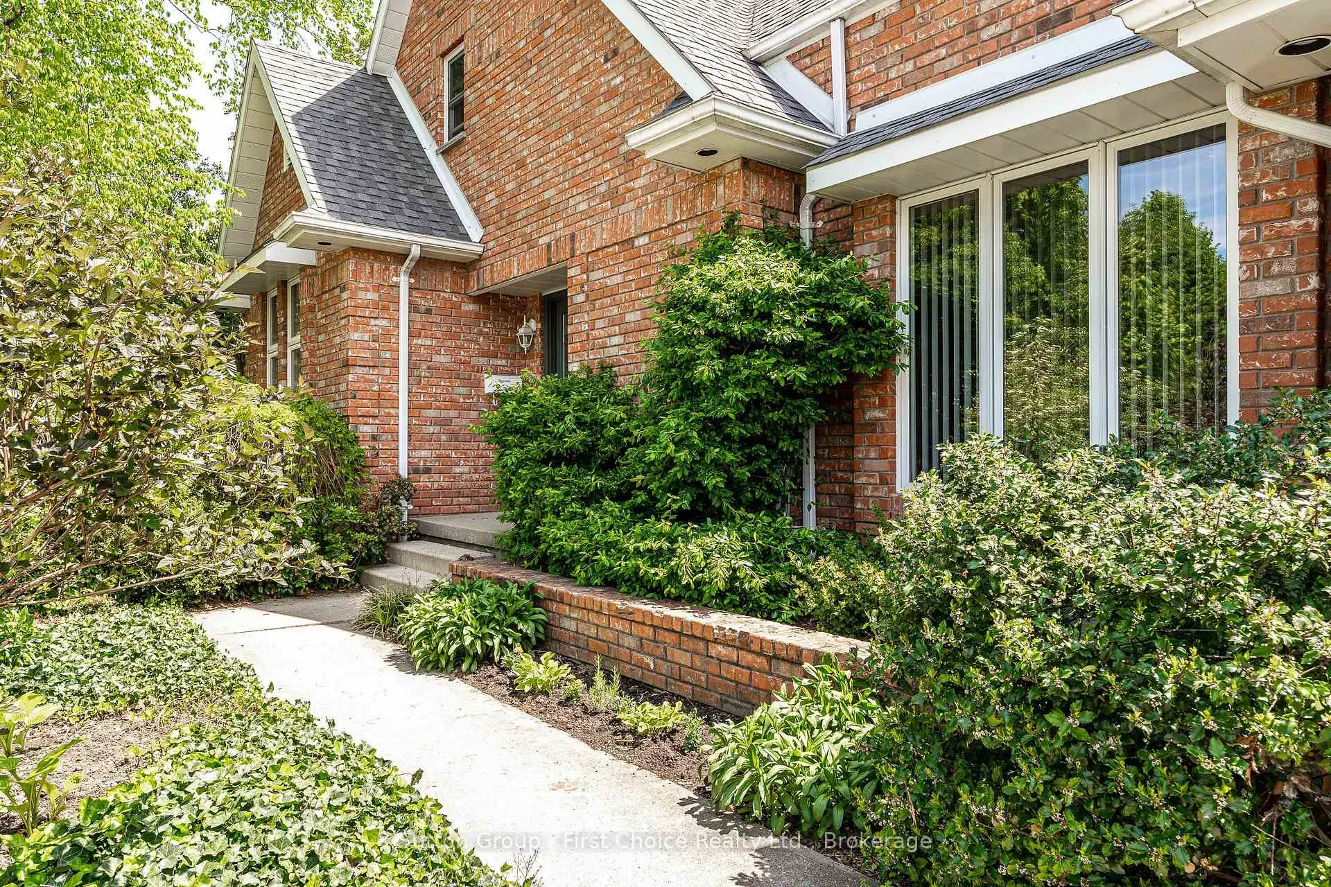 Photo 2 of 25 White Street, Stratford — HOMEH