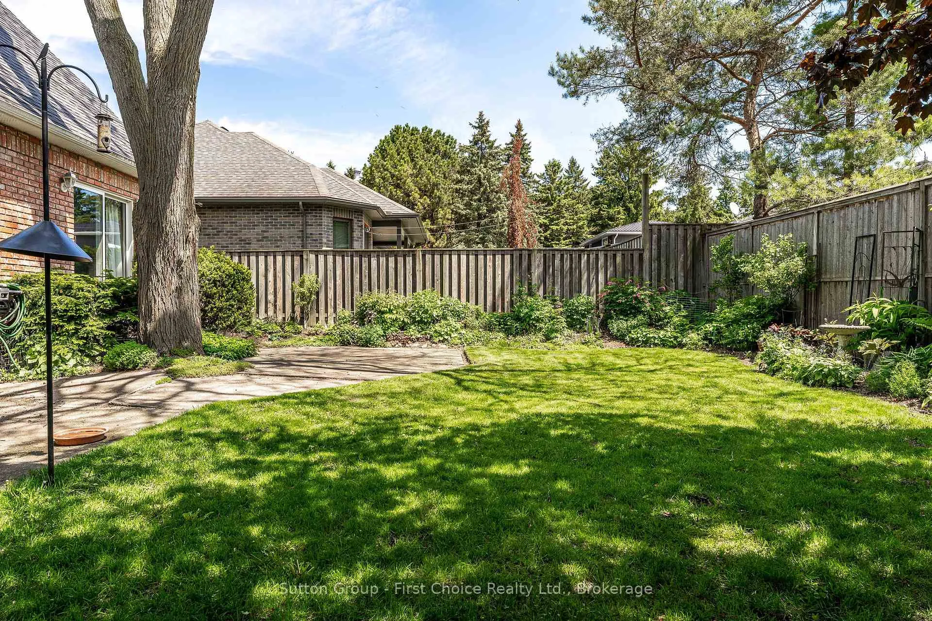 Photo 39 of 25 White Street, Stratford — HOMEH