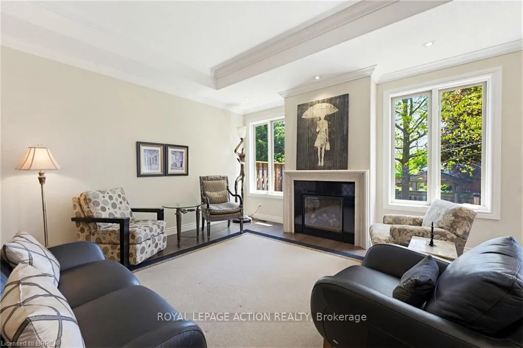Photo 7 of Unit #9, 30 Cedar Street, Brant, Paris — HOMEH