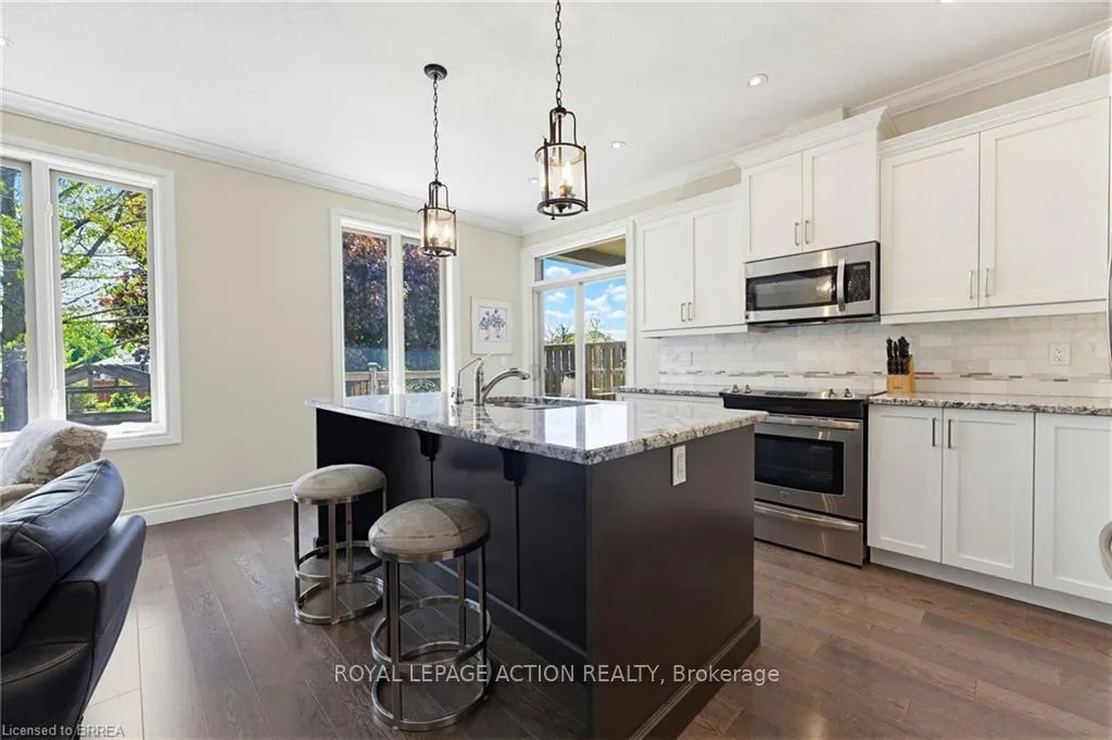 Photo 9 of Unit #9, 30 Cedar Street, Brant, Paris — HOMEH
